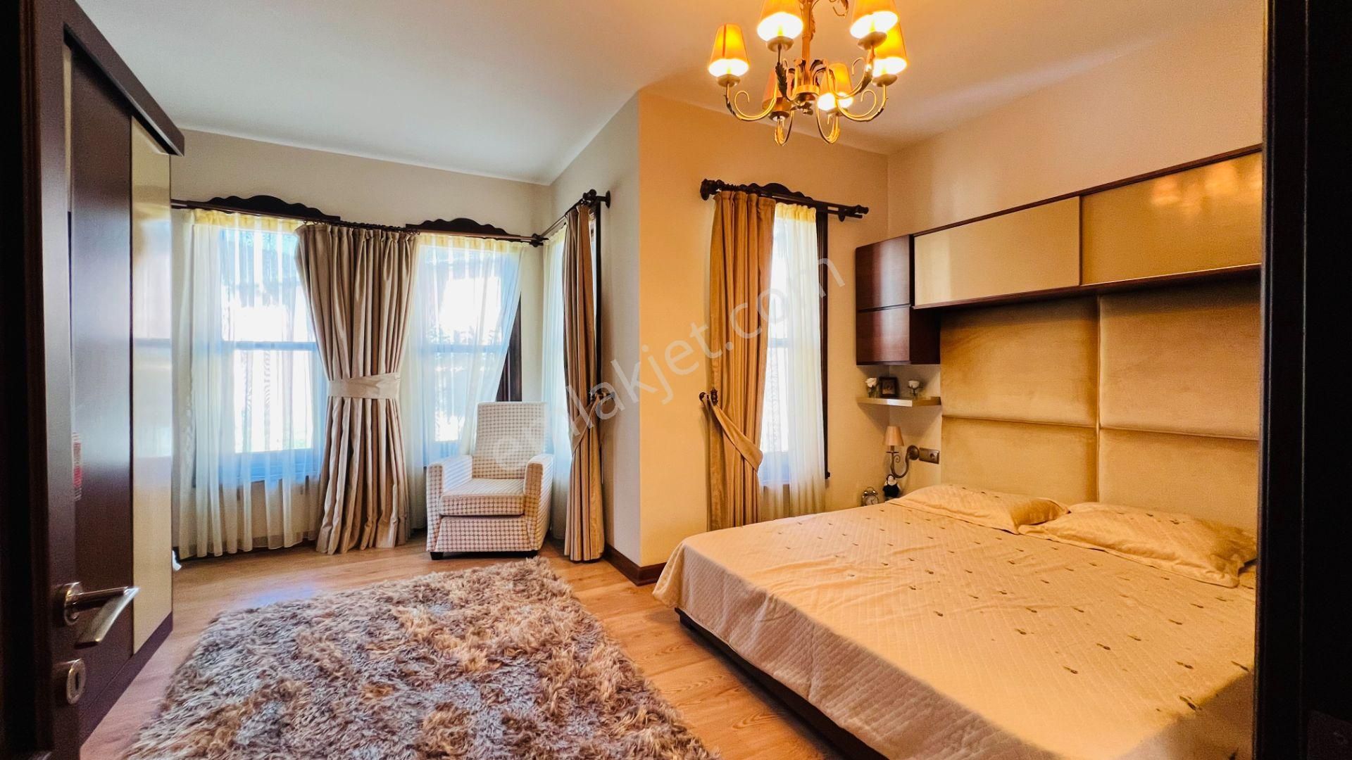 Kemer Kiriş'te Dağ Manzaralı Site İçinde Satılık Müstakil Villa - Görsel 18