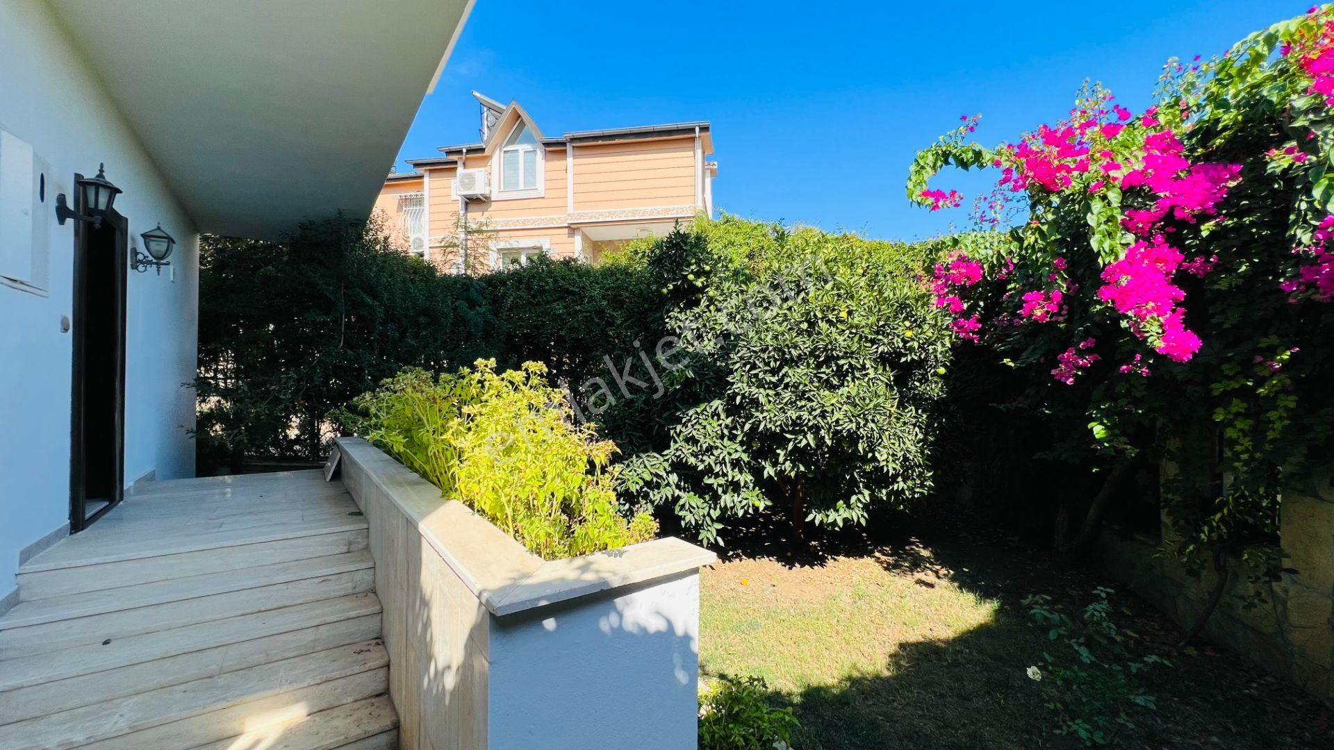 Kemer Kiriş'te Dağ Manzaralı Site İçinde Satılık Müstakil Villa - Görsel 5