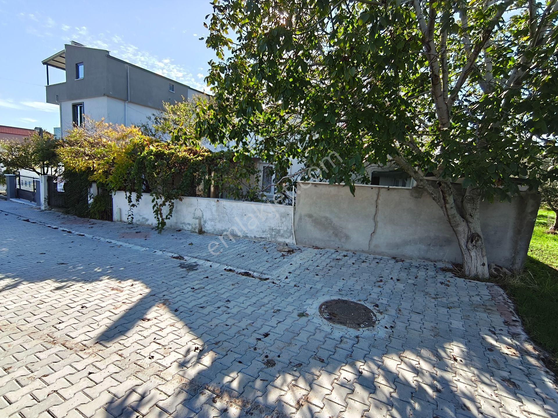 Bulut Yatırımdan 300 M² % 25 İmarlı Merkezi Konumda Ev Ve Arsası - Görsel 4