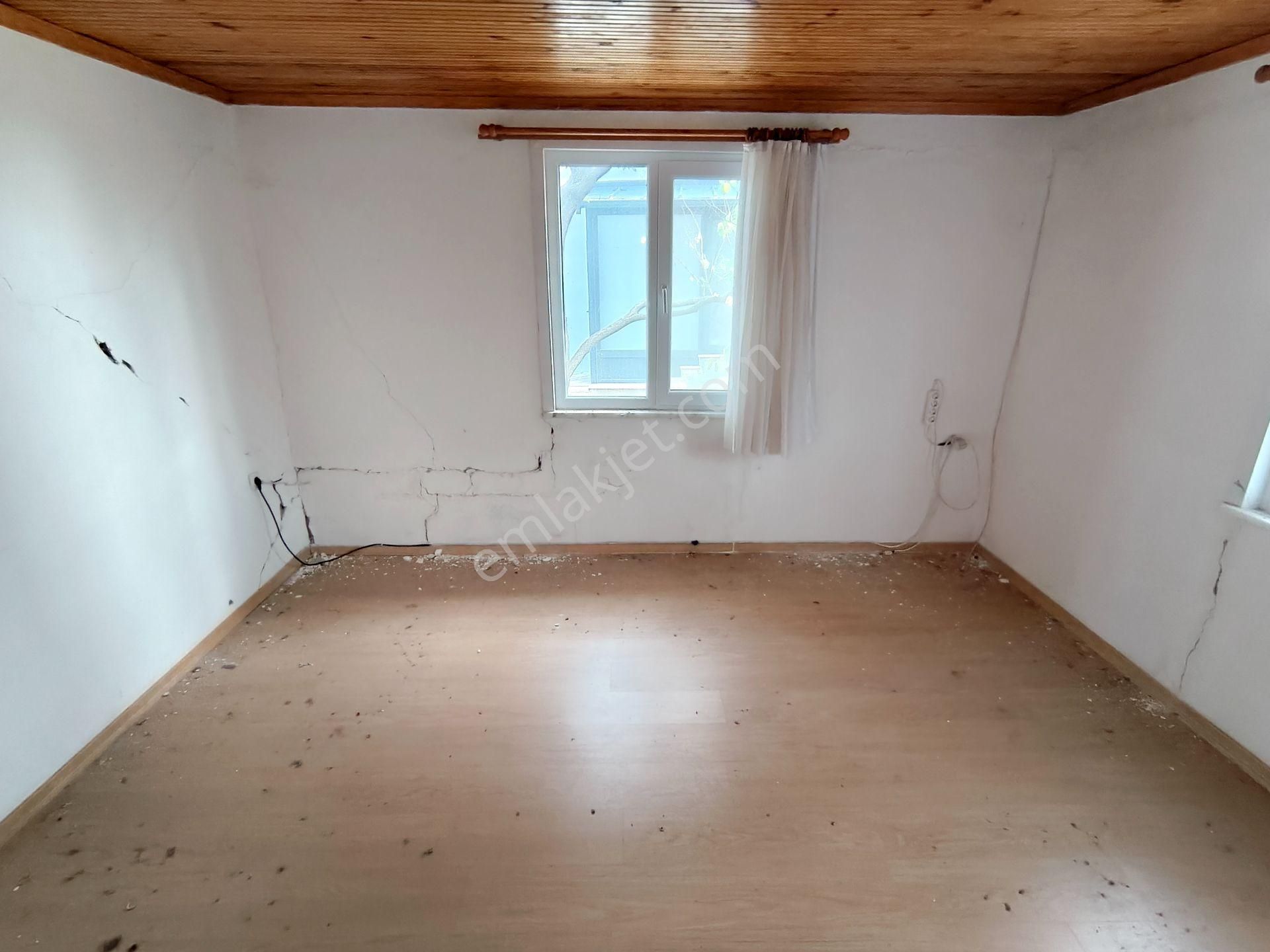 Bulut Yatırımdan 300 M² % 25 İmarlı Merkezi Konumda Ev Ve Arsası - Görsel 21