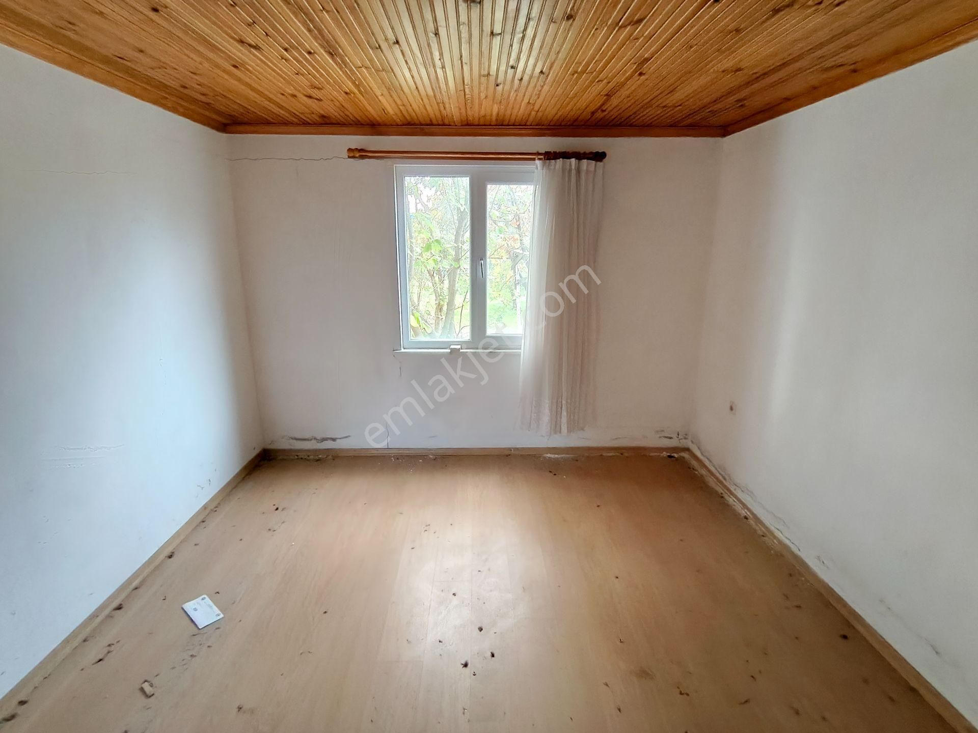 Bulut Yatırımdan 300 M² % 25 İmarlı Merkezi Konumda Ev Ve Arsası - Görsel 24