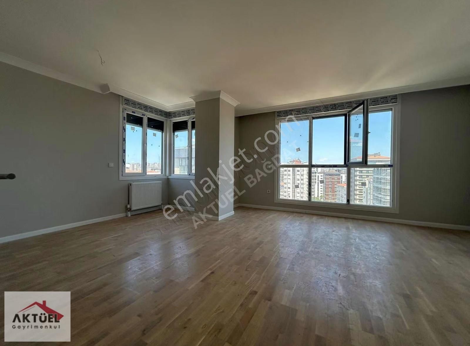 Göztepe'de Bağdat'a Yakın Deniz Manzaralı 145 M2 Sıfır Bina 3+1 - Görsel 14