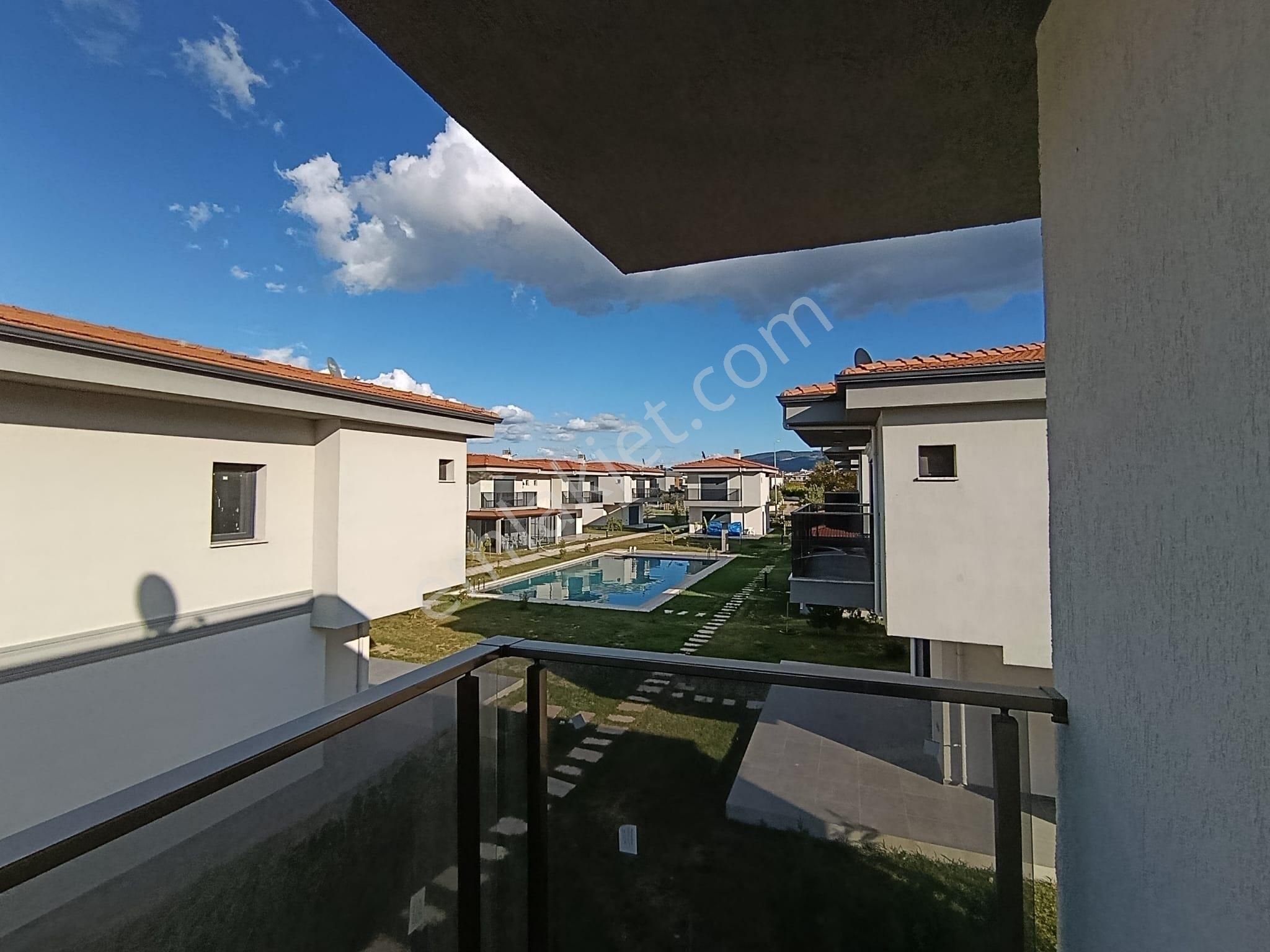 Kuşadası Güzelçamlı’nın En Gözde Konumunda Sıfır 3+1 Villa – Büyük Bahçe, Havuz, 12 Ay Yaşam! - Görsel 35