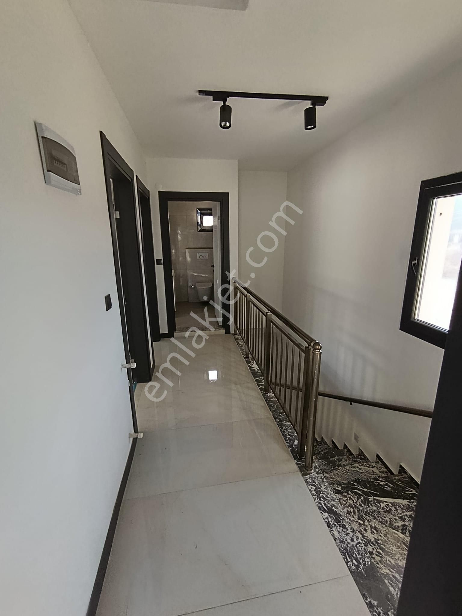 Kuşadası Güzelçamlı’nın En Gözde Konumunda Sıfır 3+1 Villa – Büyük Bahçe, Havuz, 12 Ay Yaşam! - Görsel 18