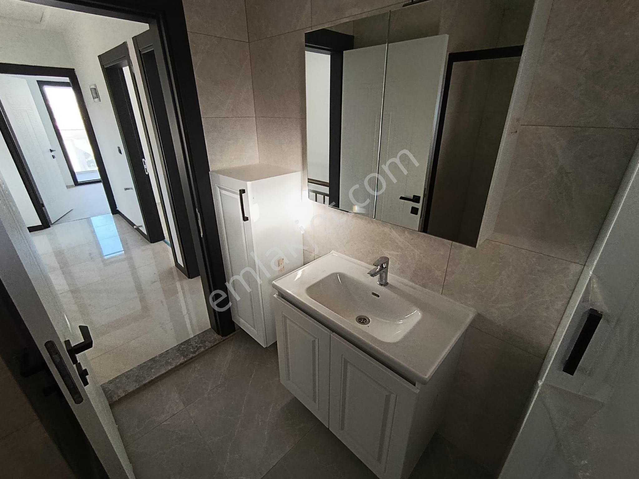Kuşadası Güzelçamlı’nın En Gözde Konumunda Sıfır 3+1 Villa – Büyük Bahçe, Havuz, 12 Ay Yaşam! - Görsel 29