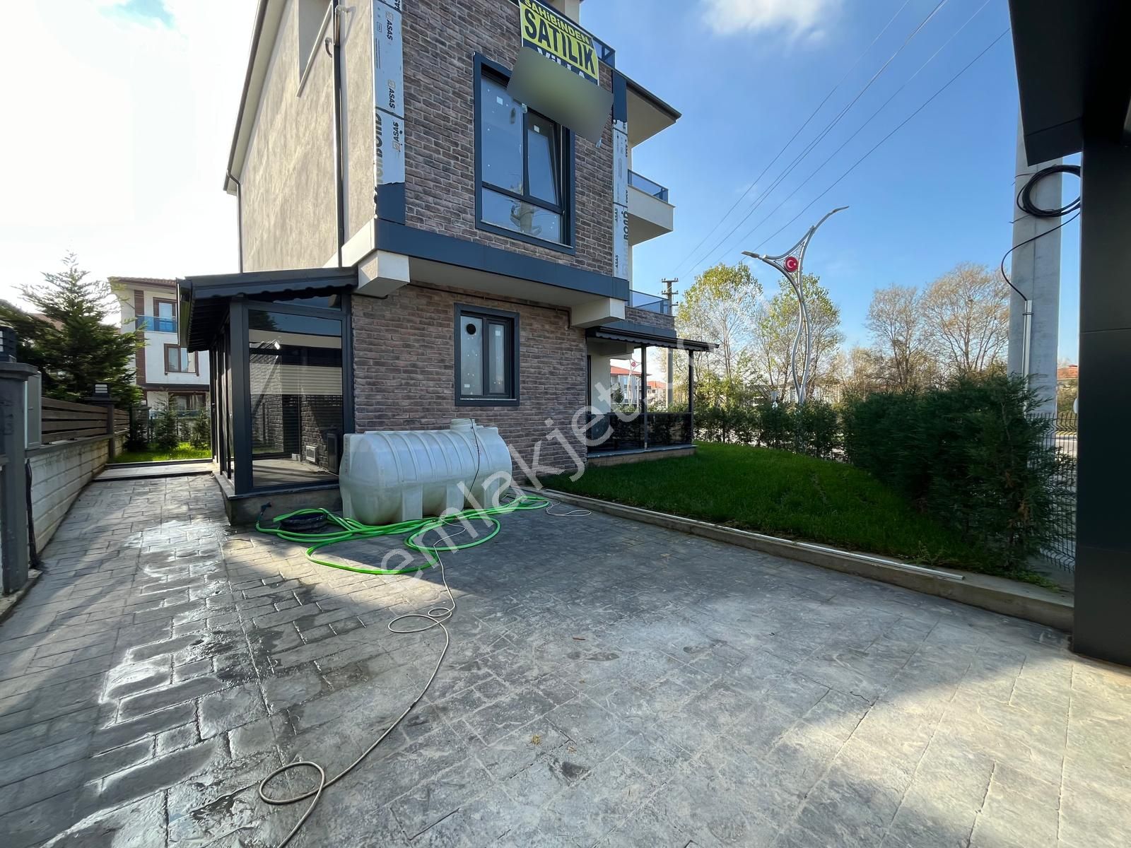 Kabakoz'da Şık Ve Modern Müstakil 3+1 Tripleks - Görsel 3