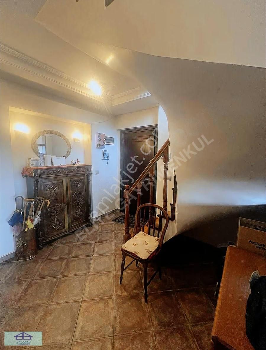 Elite'den Sitede Boğaz Manzaralı Eşyalı Çatı Dubleksi - Görsel 10