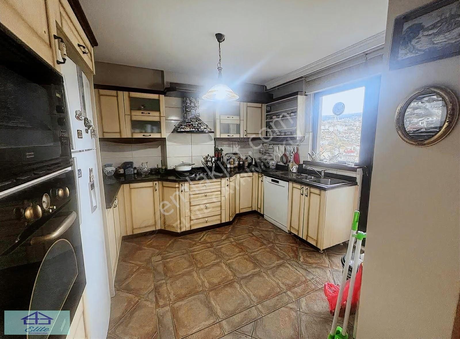 Elite'den Sitede Boğaz Manzaralı Eşyalı Çatı Dubleksi - Görsel 17