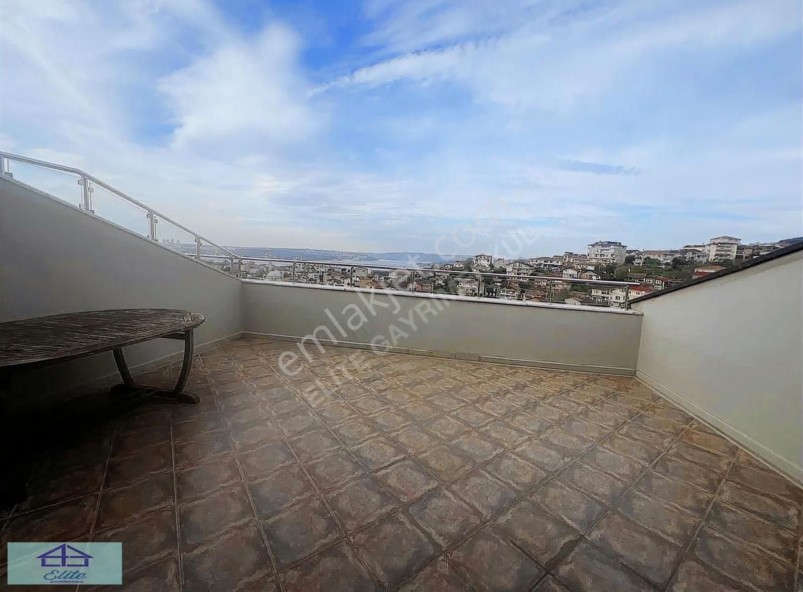 Elite'den Sitede Boğaz Manzaralı Eşyalı Çatı Dubleksi - Görsel 12