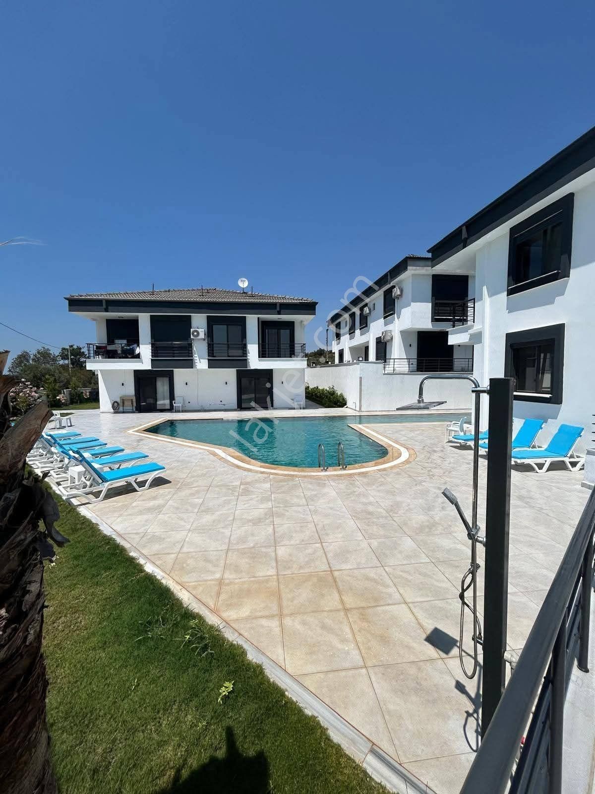Didim'de Havuzlu Site İçi İskanlı Satılık 3+1 Dubleks Villa