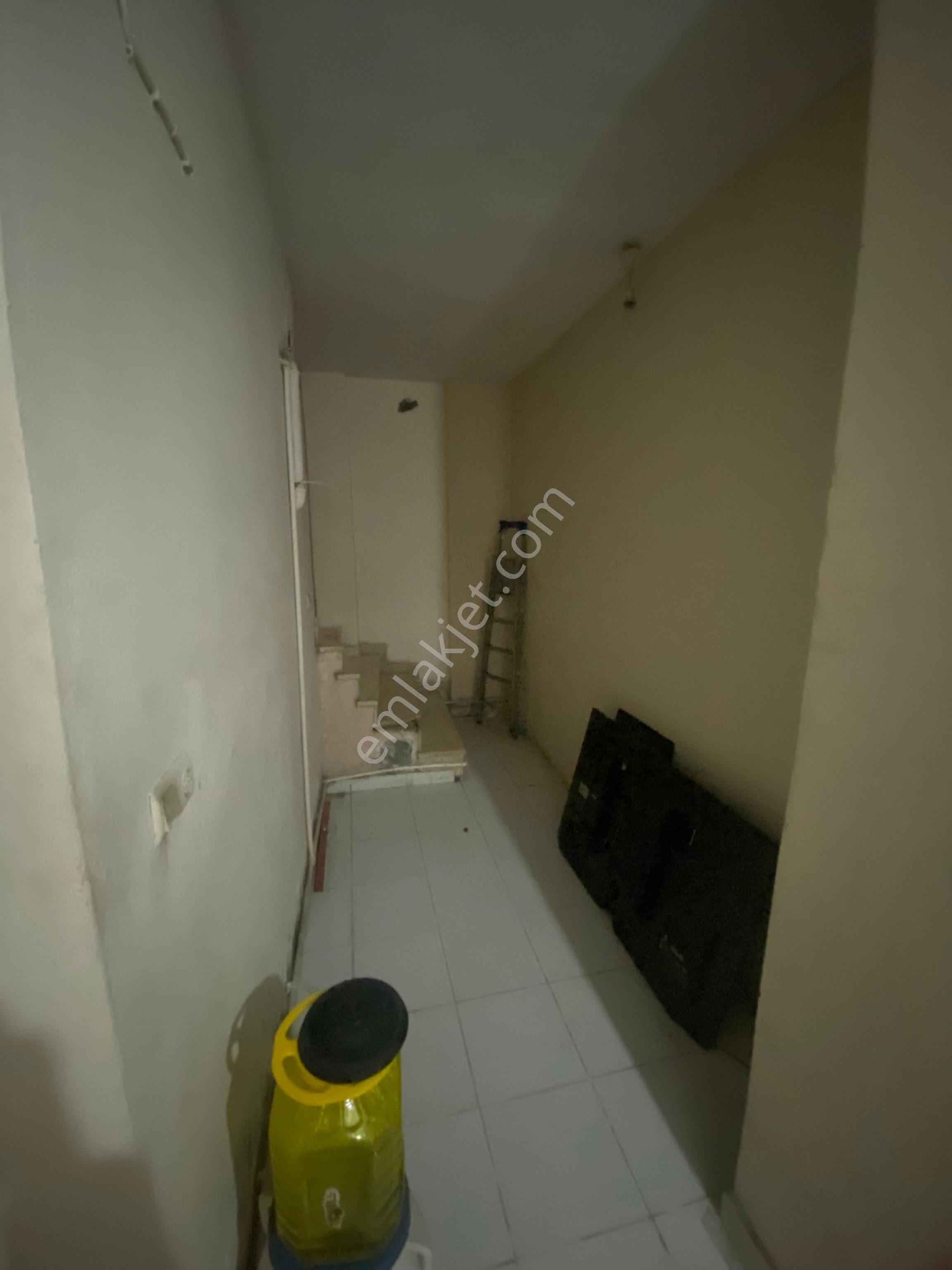 Halkalı Merkez Mah. 2 Katlı Satılık Yeni Depolu Dükkan - Görsel 12