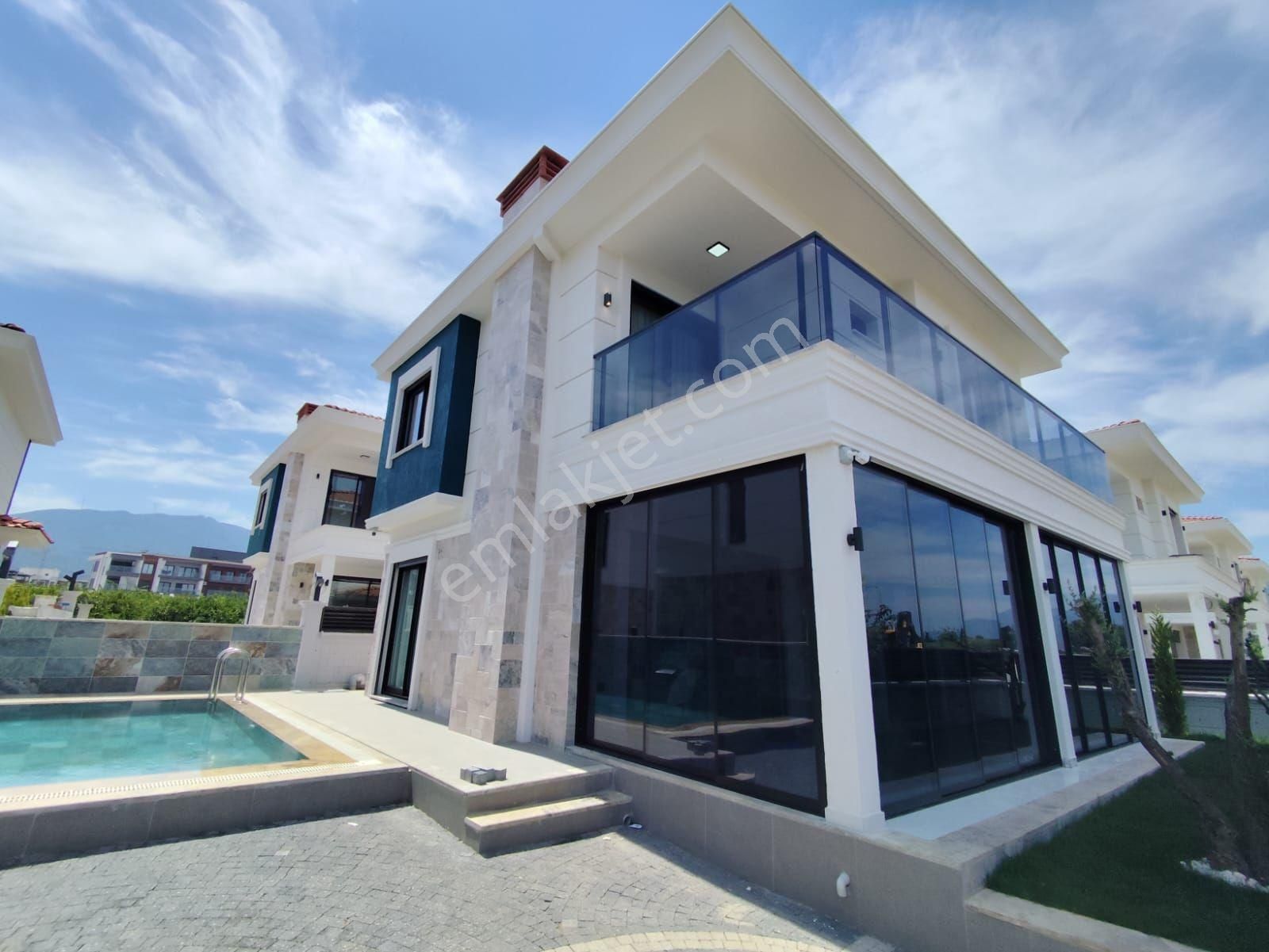 Kuşadası Davutlar Satılık3+1 Villa - Görsel 3