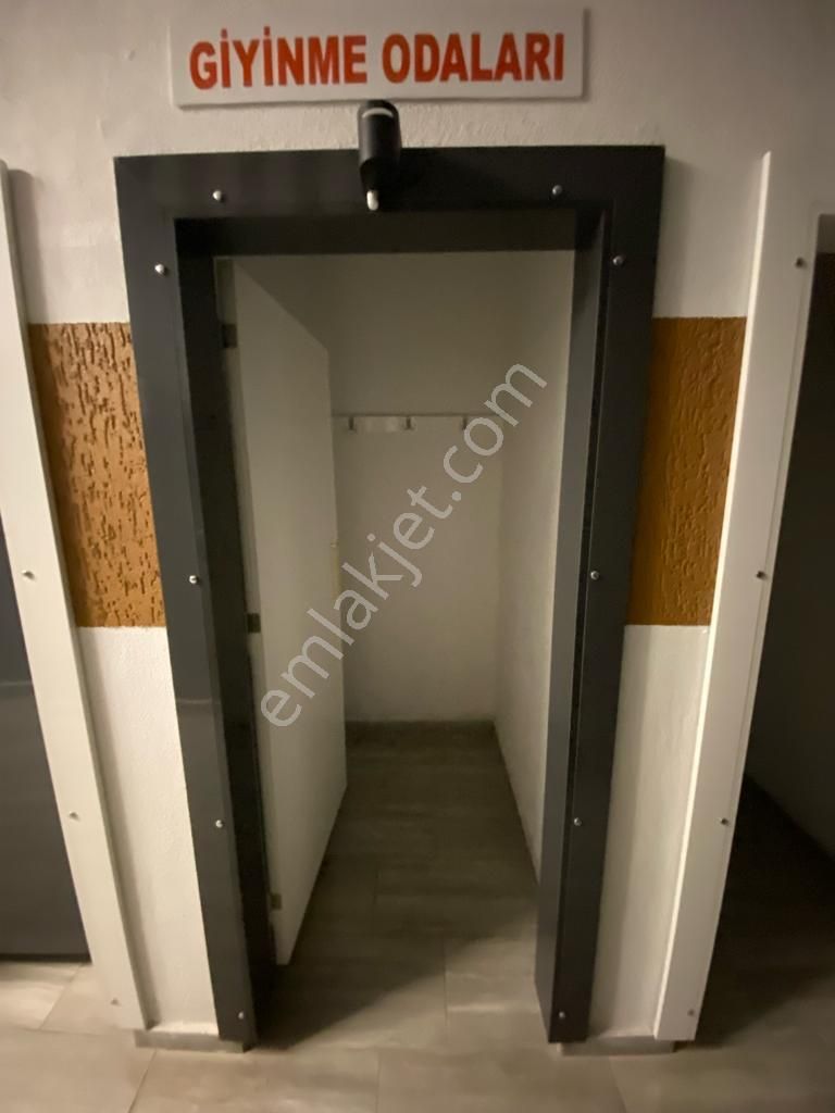 Vitrinden Beykonaklarında Arakat Ebeveyn Banyolu 3+1 - Görsel 35
