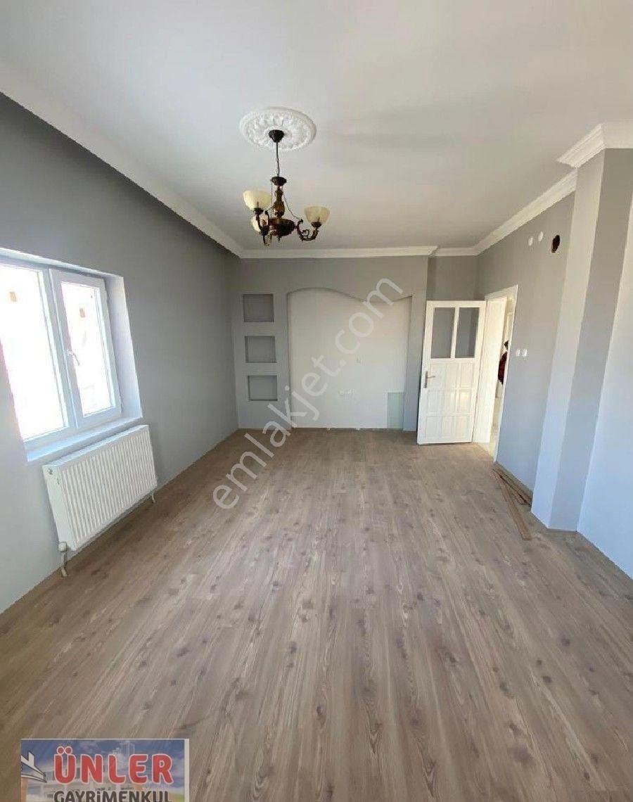 Satılık Müstakil 2 Katlı Evimiz 600 Metrekare Tek Tapulu Arsalı - Görsel 9