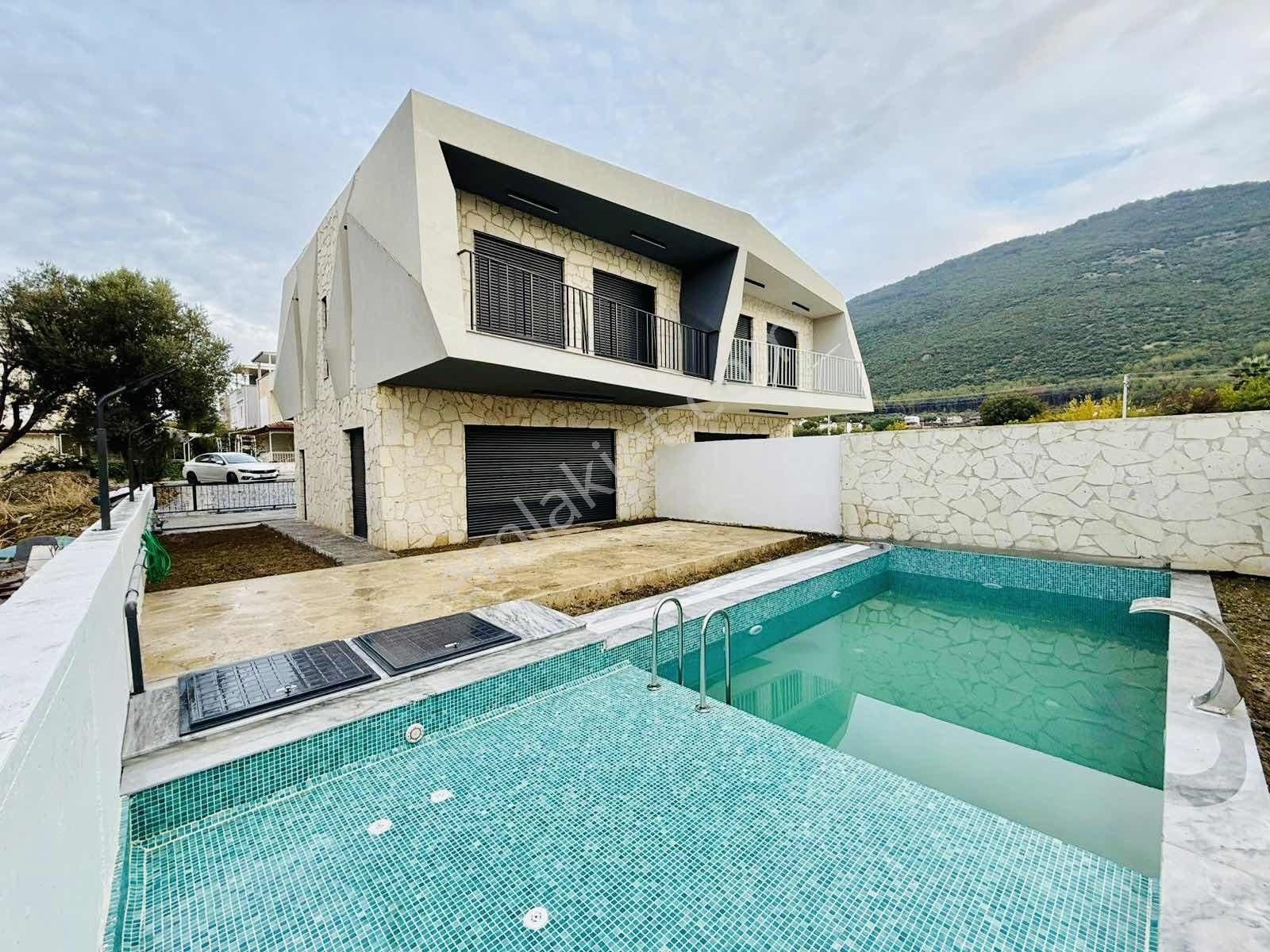 Kuşadası Güzelçamlıda Satılık Özel Havuzlu 3+1 Villa - Görsel 31