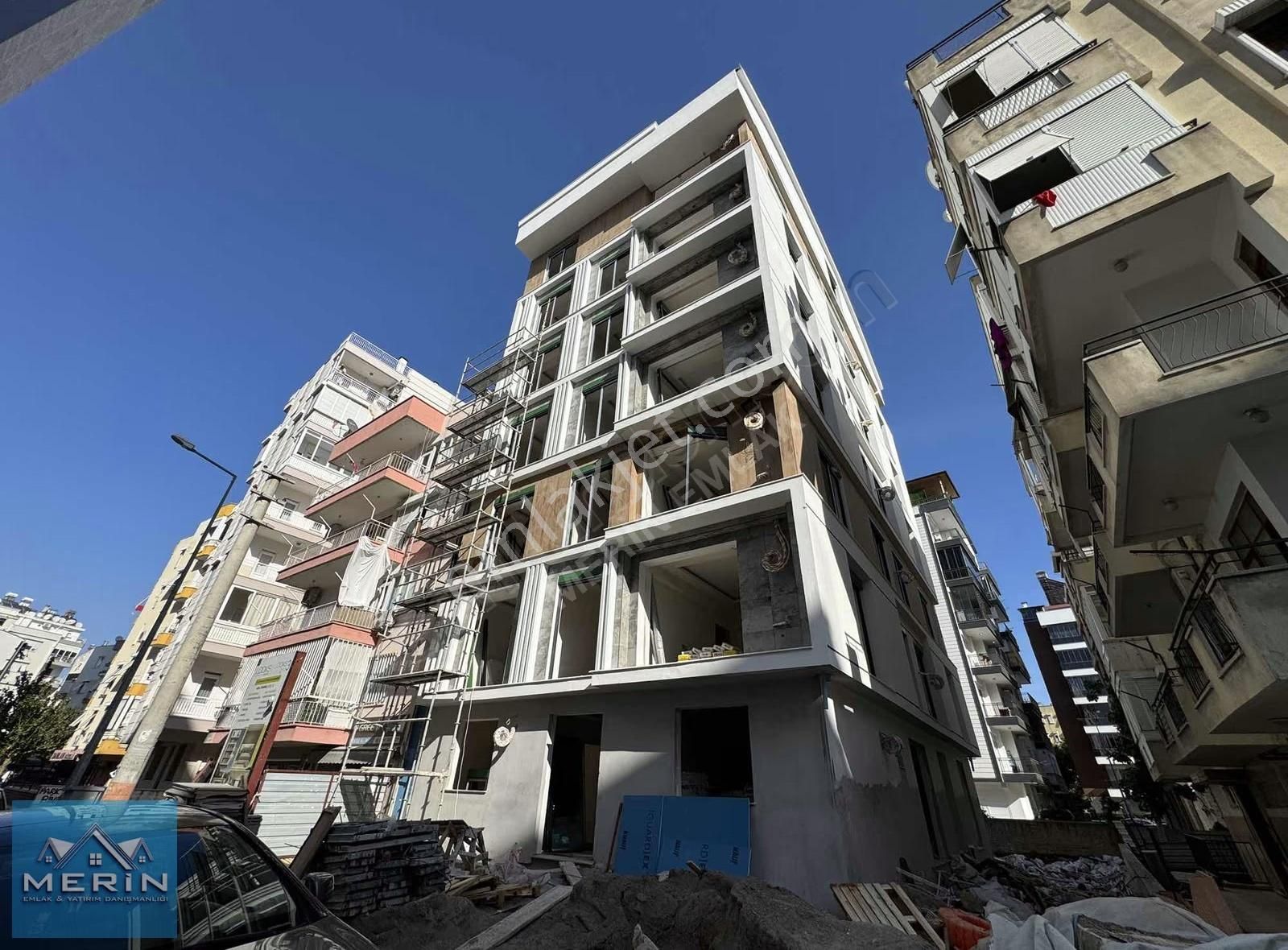 Yıldız'da Medstar Dibi 1+1 Sıfır Lüks Yapım Satılık Daire