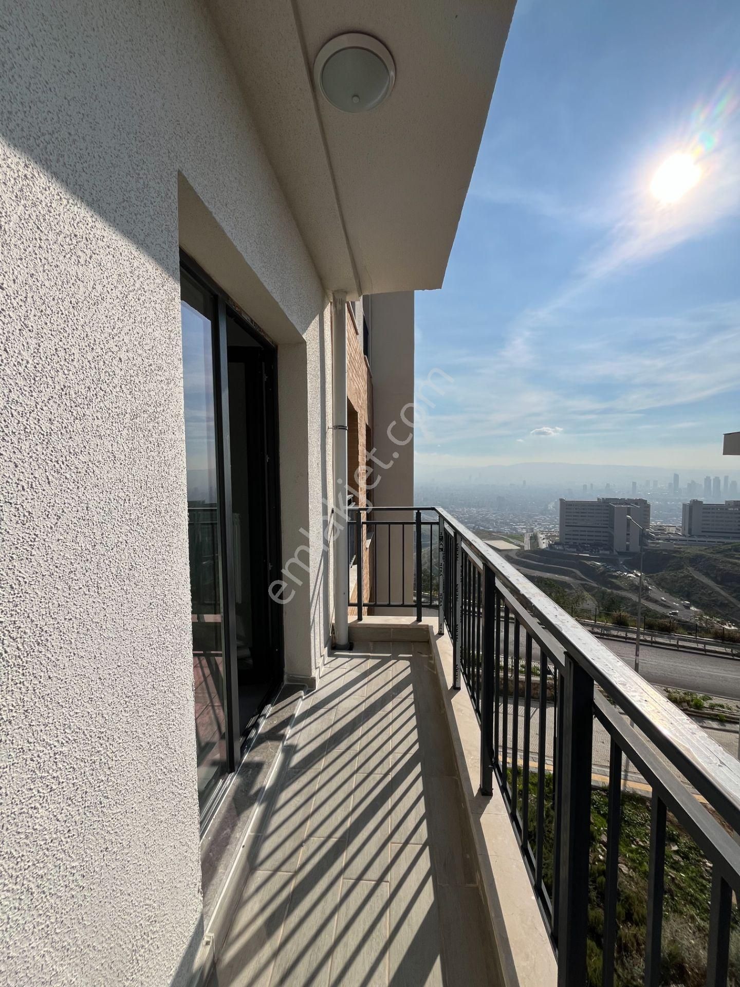 Bayraklı Şehir Hastanesi Yakını Toki Konutları Sıfır 3+1 Kiralık Daire - Görsel 32