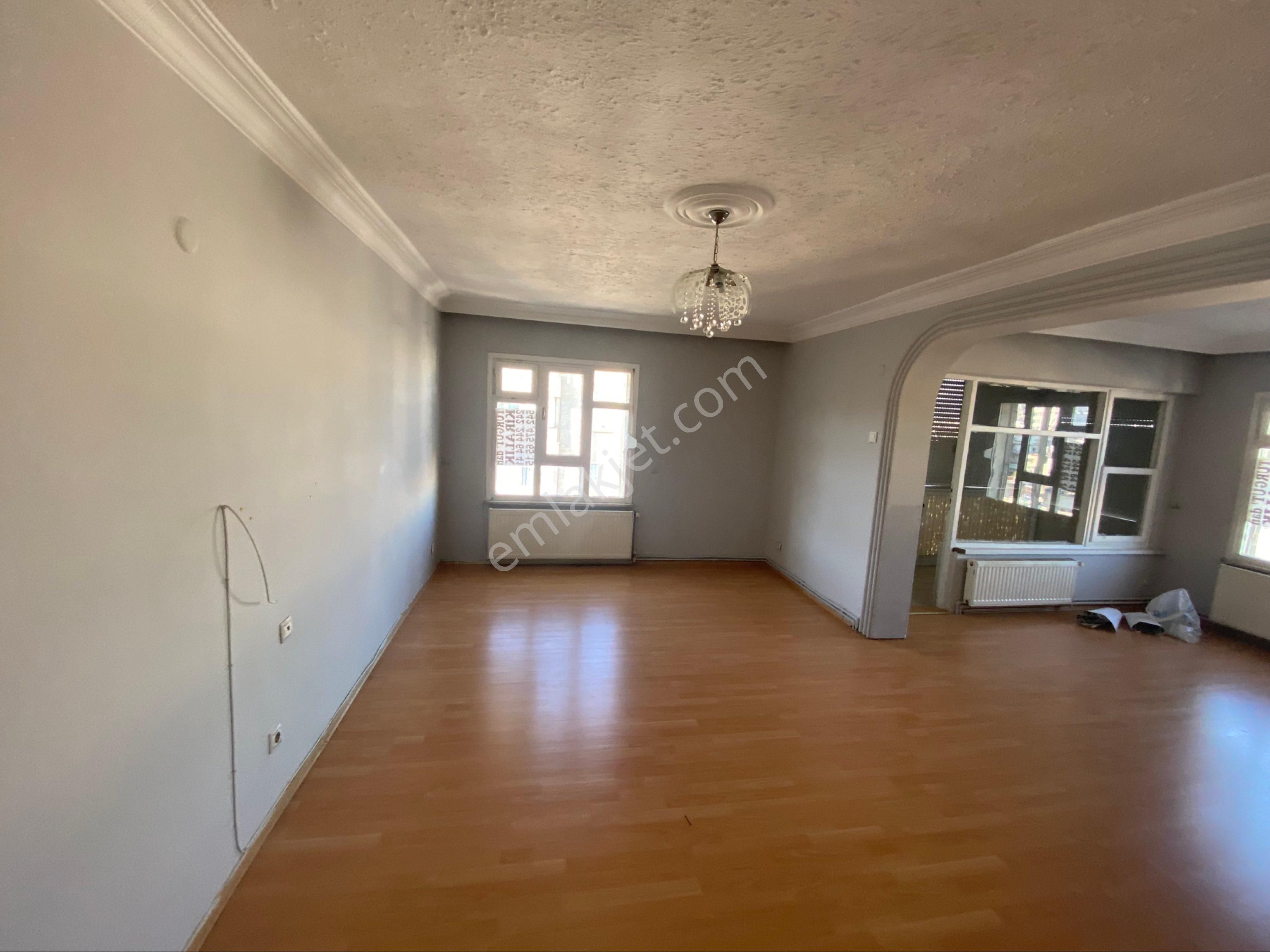 100yıl Caddesinde Kiralık Boş Daire Asansörlü 2+1/120m2 20.000tl. - Görsel 7
