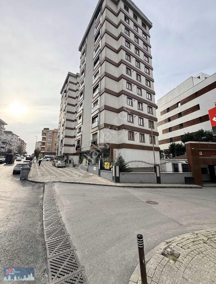 Ümraniye Elmalıkent Mh.2+1 Kapalı Otoparklı Site İçinde Satılık