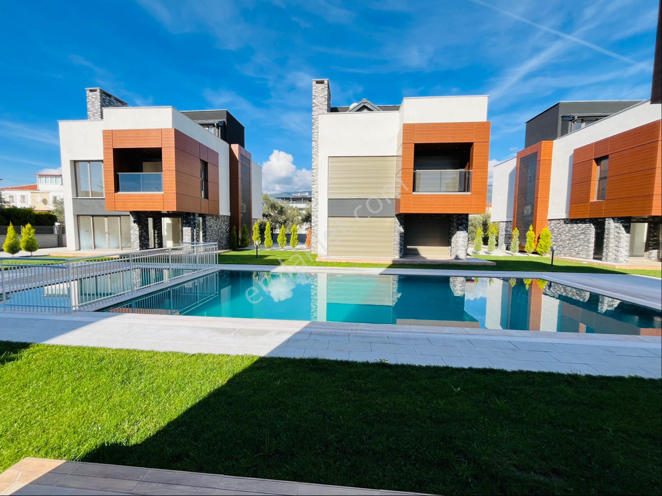 Güre Çamlıbel Sahil Bölgesinde Havuzlu Tek Tek Lüx Villalardan Oluşan 4+1 Ultra Lüx Villa - Görsel 9