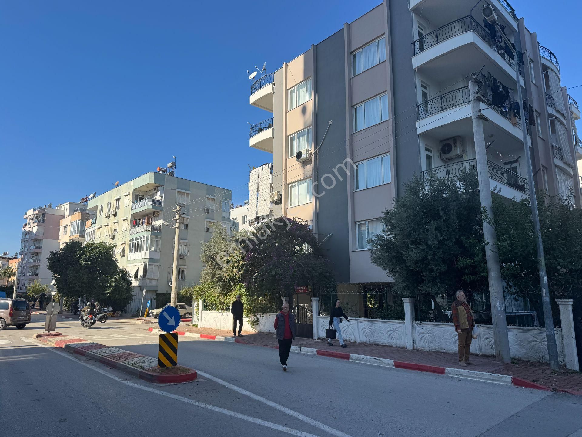 Kızılarıkta Arakatta Köşebaşı Fırsat 3+1 Daire - Görsel 35