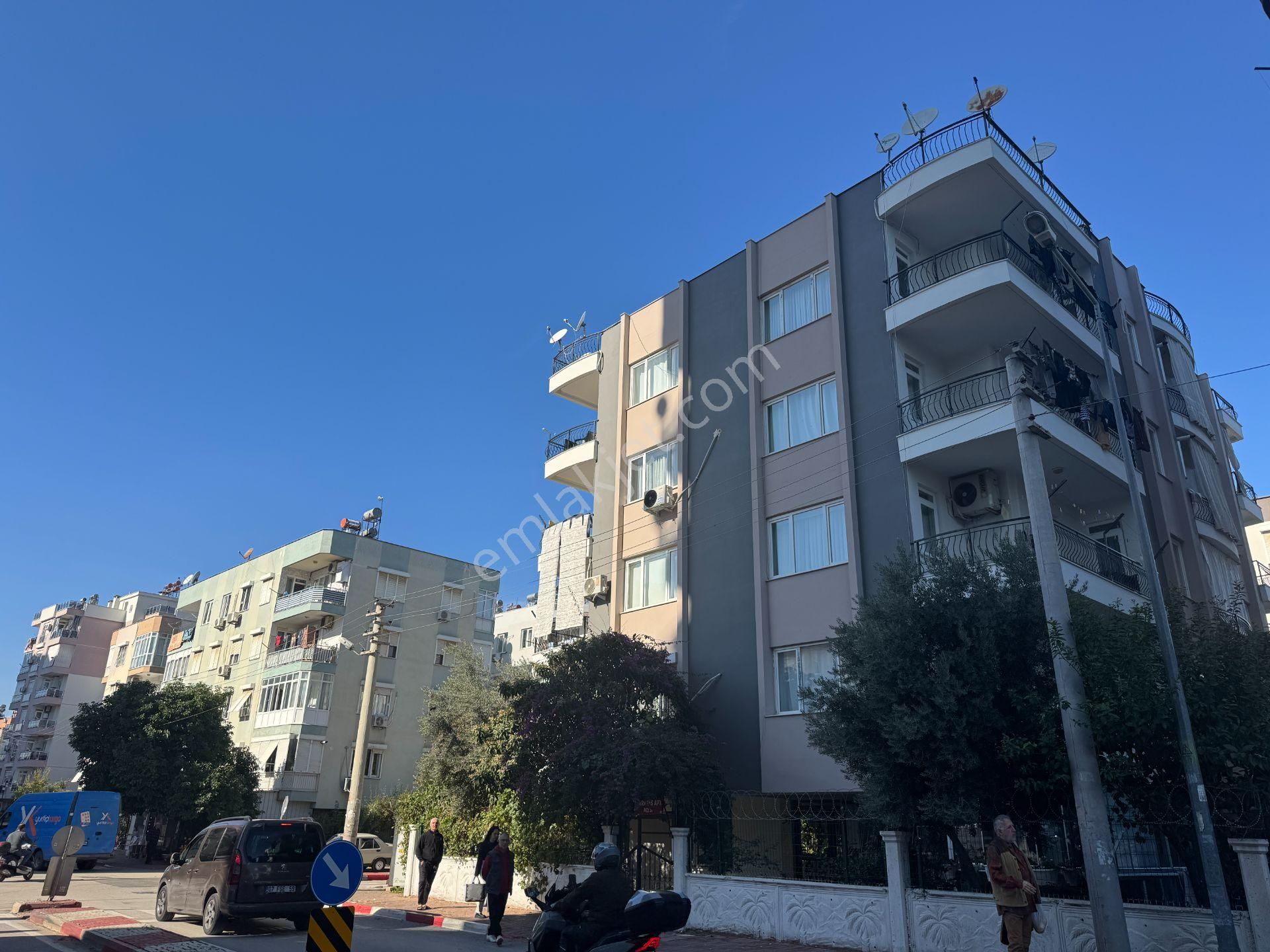 Kızılarıkta Arakatta Köşebaşı Fırsat 3+1 Daire - Görsel 34