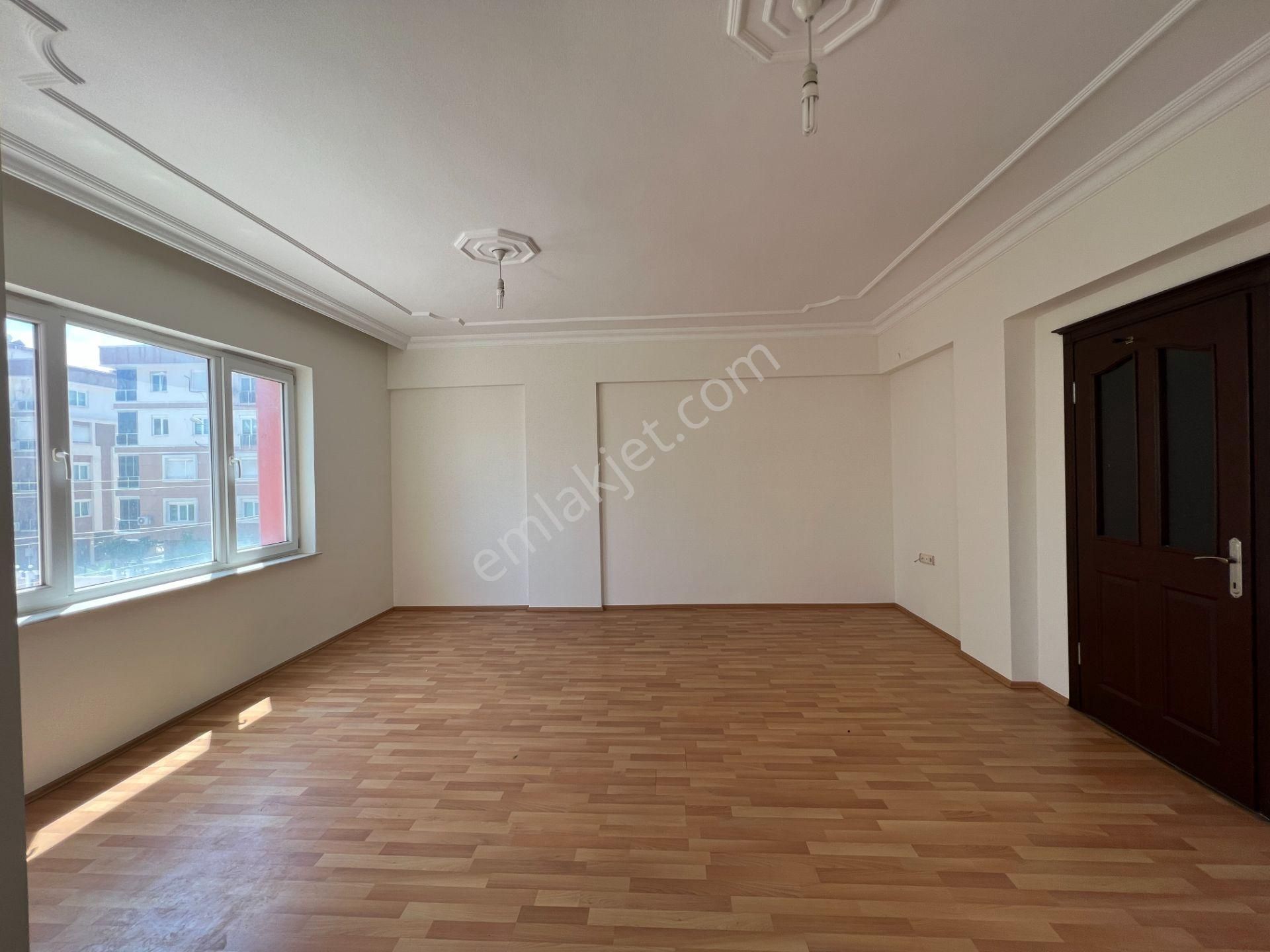 Kızılarıkta Arakatta Köşebaşı Fırsat 3+1 Daire