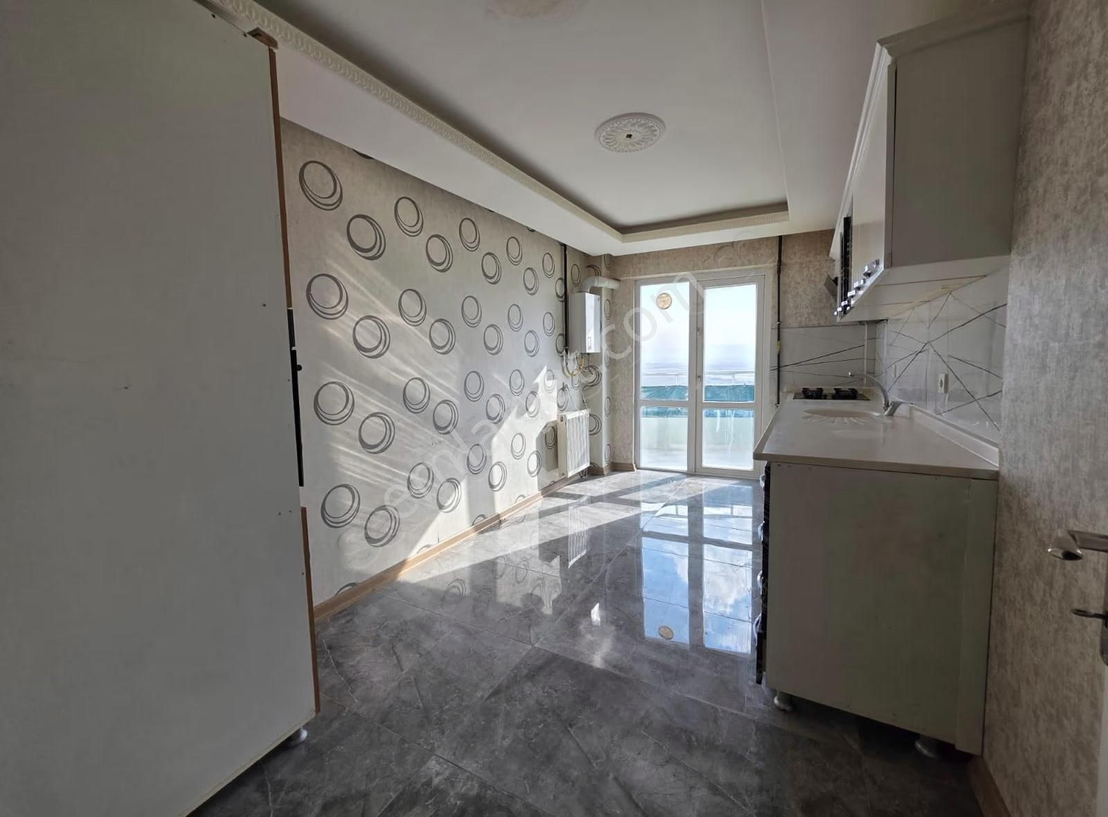 Alsancak Mah.de Asansörlü Manzaralı 3+1 Ebeveyn Banyo-katta Lüx - Görsel 22