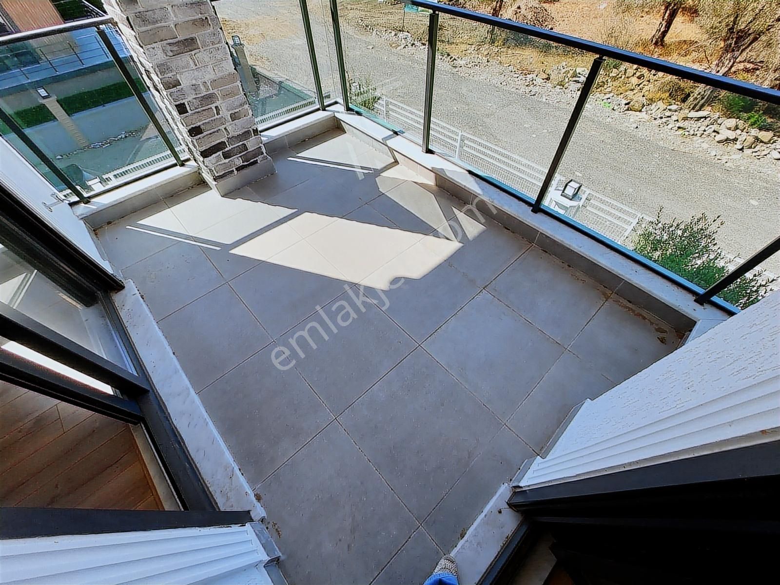 Zeytinli'de Kaliteli Mimari Yapısı İle Özel Tasarım 4+1 Villa - Görsel 3