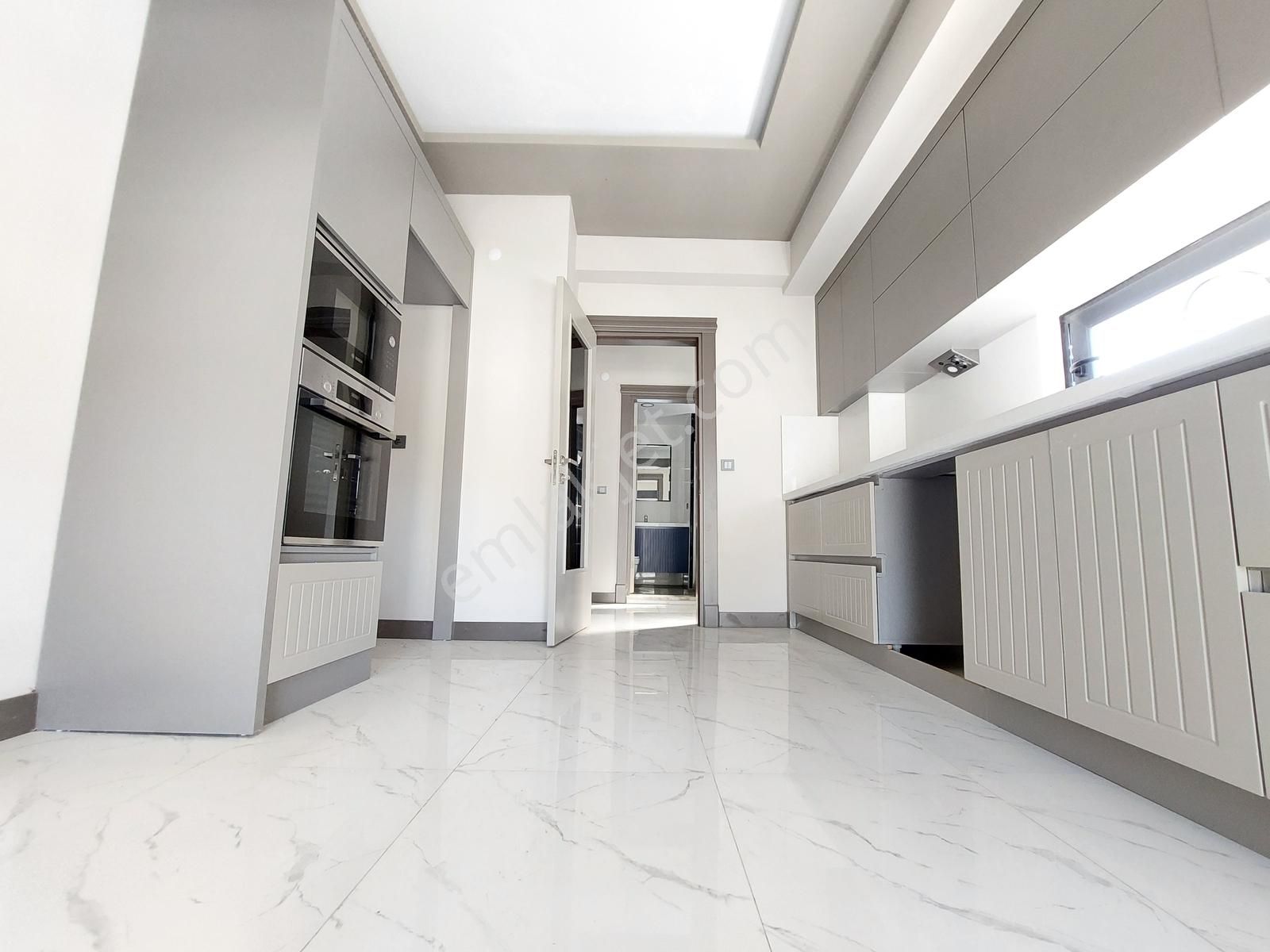 Zeytinli'de Kaliteli Mimari Yapısı İle Özel Tasarım 4+1 Villa - Görsel 32