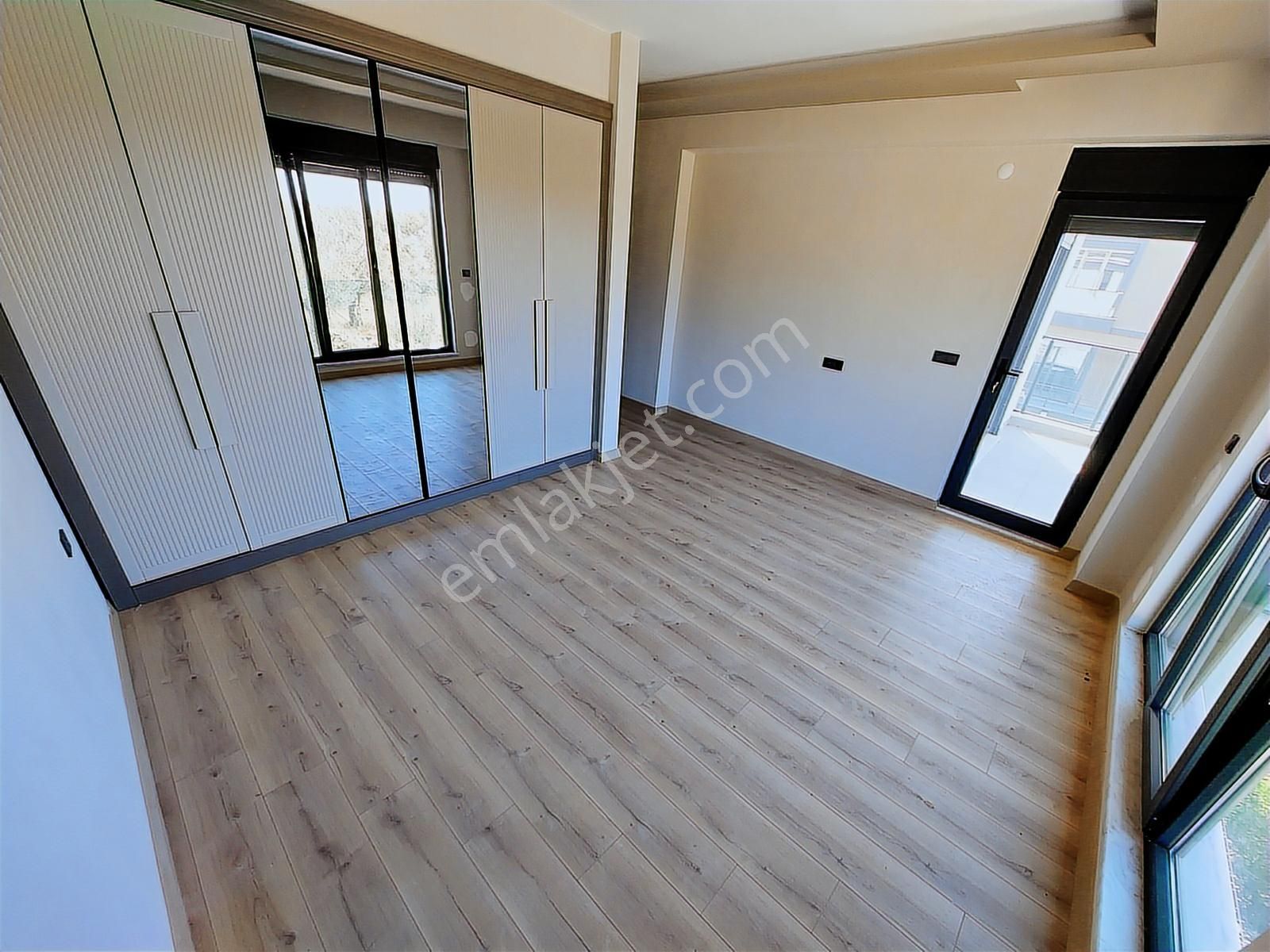 Zeytinli'de Kaliteli Mimari Yapısı İle Özel Tasarım 4+1 Villa - Görsel 8