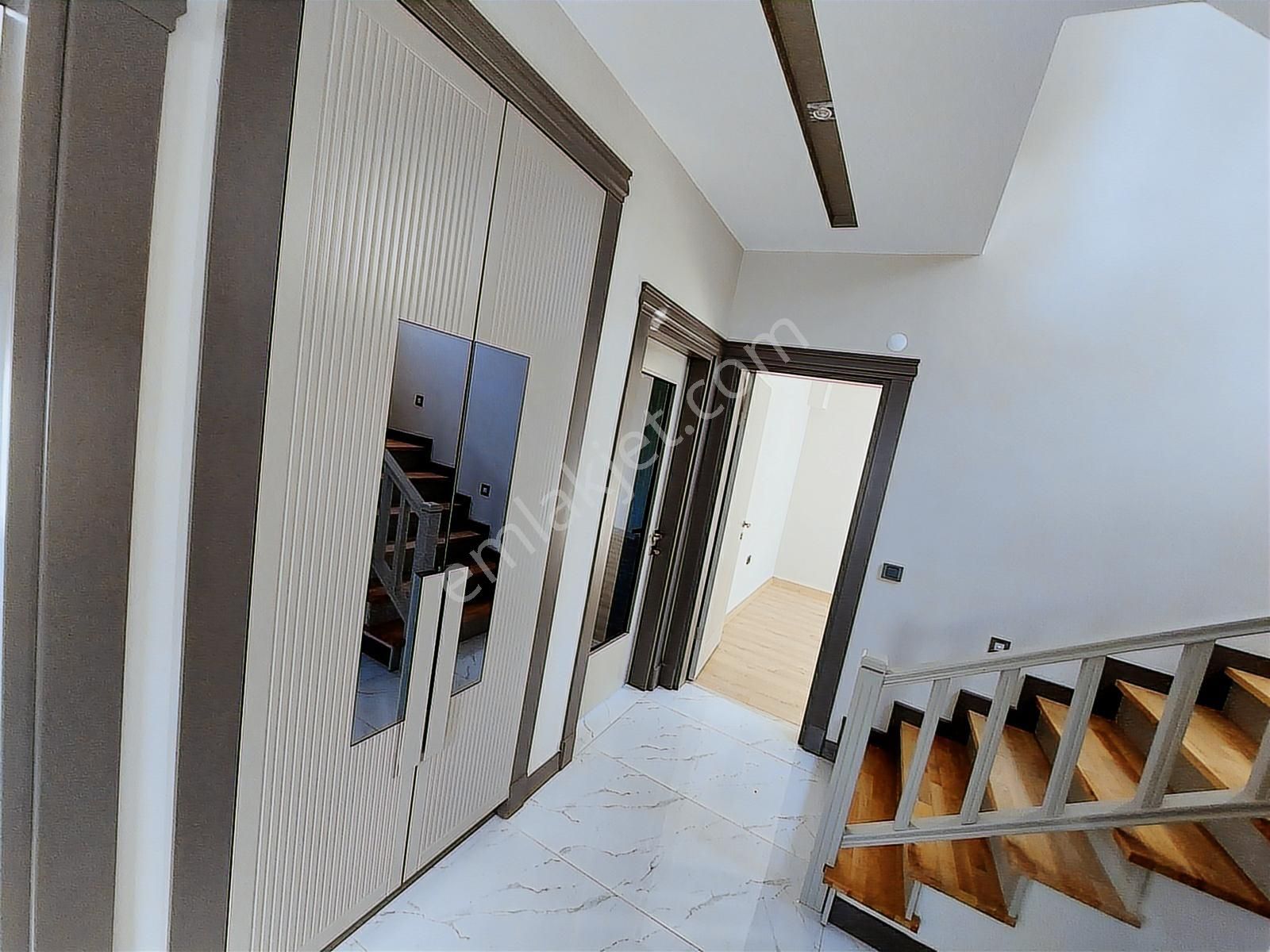 Zeytinli'de Kaliteli Mimari Yapısı İle Özel Tasarım 4+1 Villa - Görsel 29