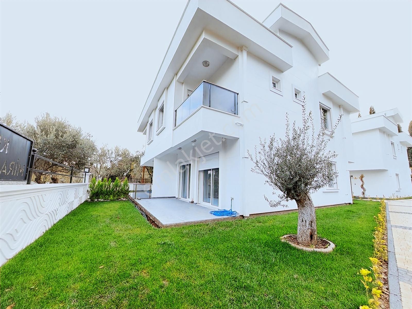Venüs'den,güre'de Doğanın İçinde Geniş Bahçeli 5+1 Lüks Villa - Görsel 3