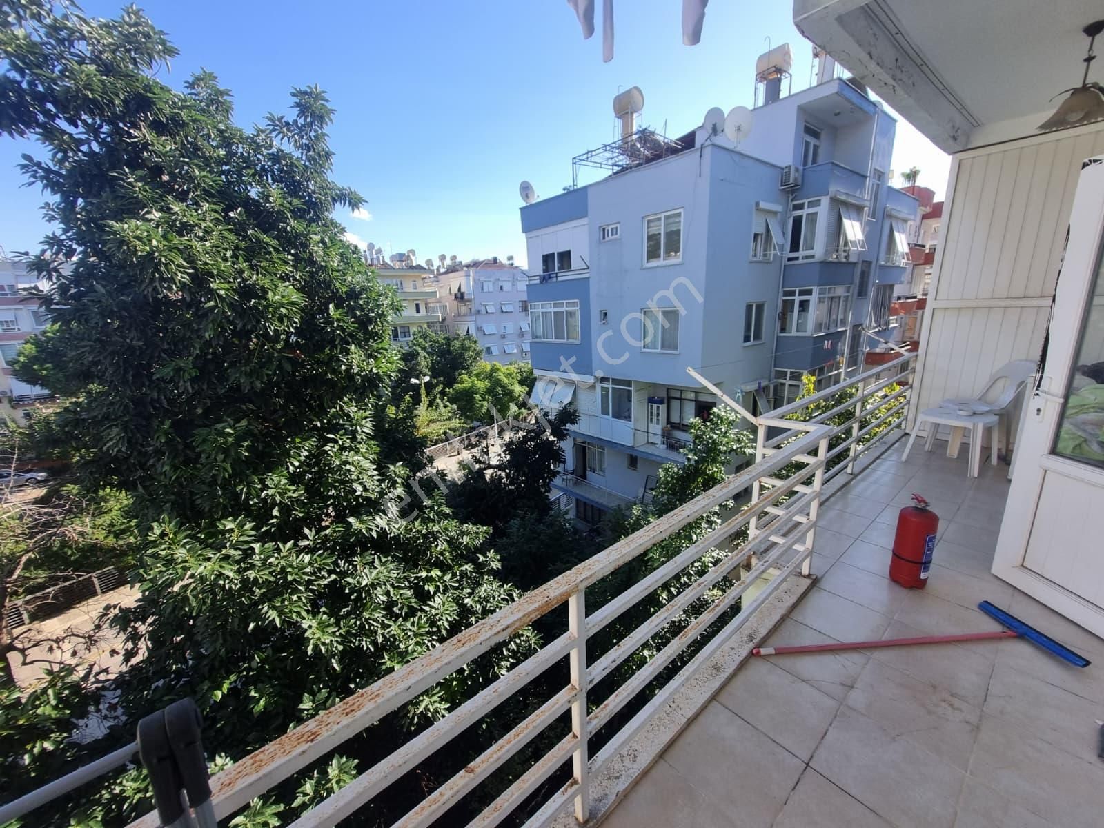 Alanya Güllerpınarı Mahallesi'nde Kiralık 2+1 Eşyalı Daire