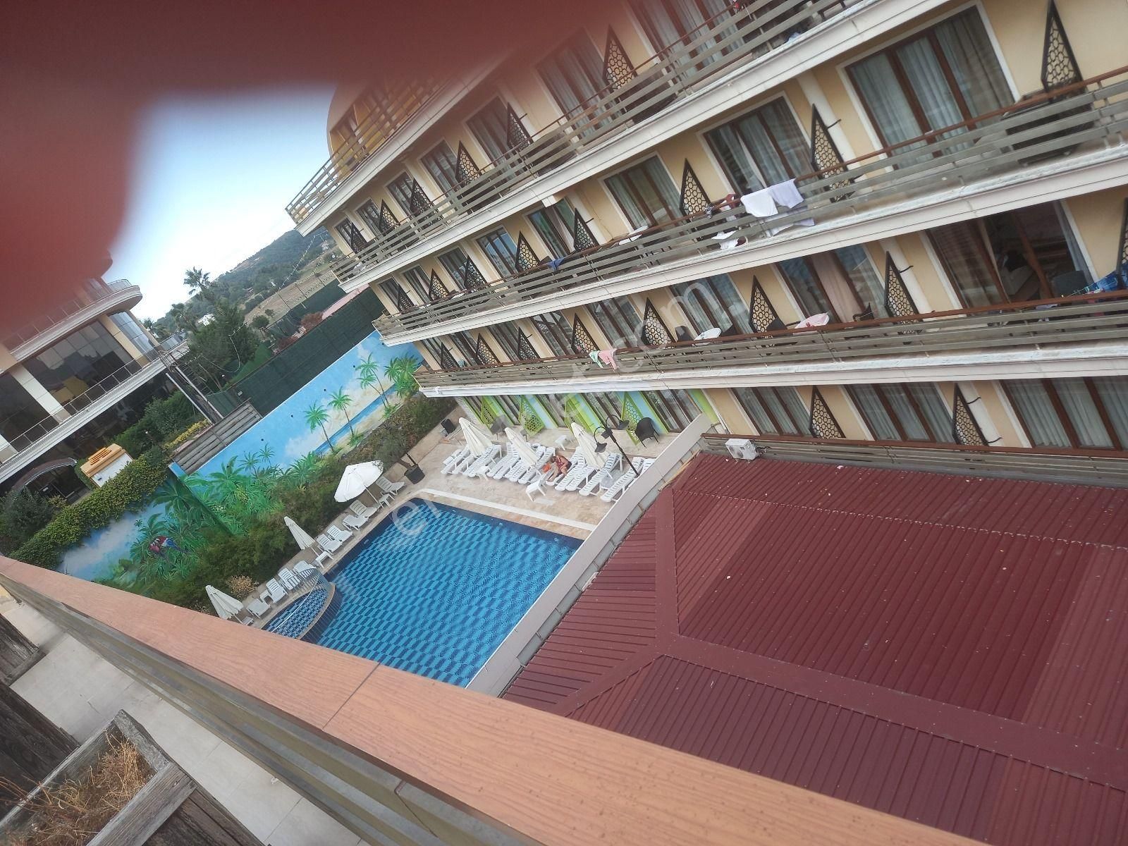 Yalova 6+1 Kişi Yüksek Kırmızı (v.ı.p) 2 Hafta (14 Gün)