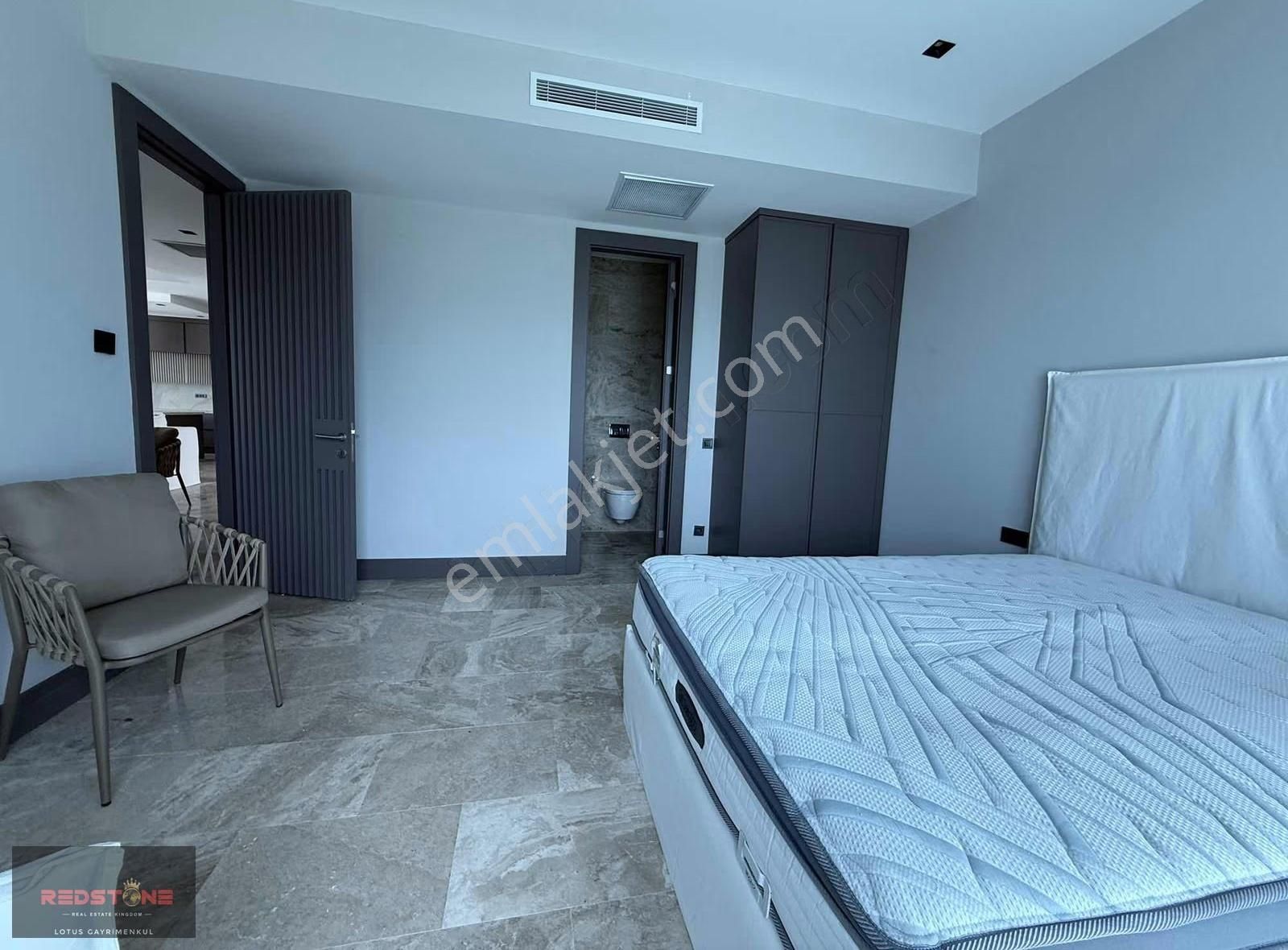 Yalıkavakta Site İçinde Müstakil Havuzlu 5+1 Kiralık Villa - Görsel 26