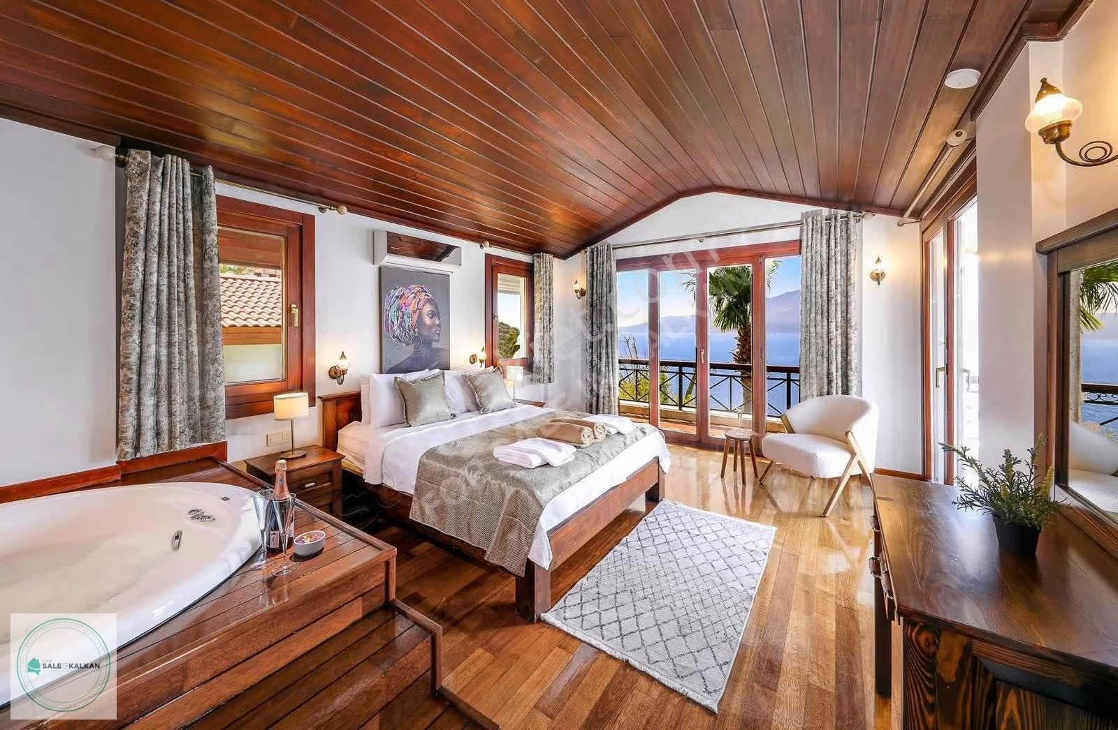 Kalkan Merkezde Denize Sıfır Aylık Kiralık Ultra Lüks Villa - Görsel 22