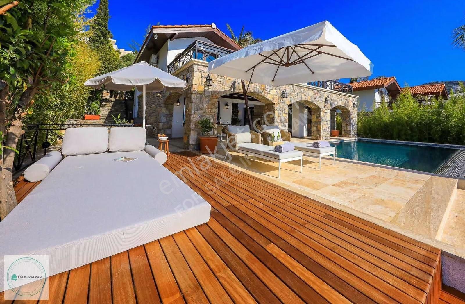 Kalkan Merkezde Denize Sıfır Aylık Kiralık Ultra Lüks Villa - Görsel 18