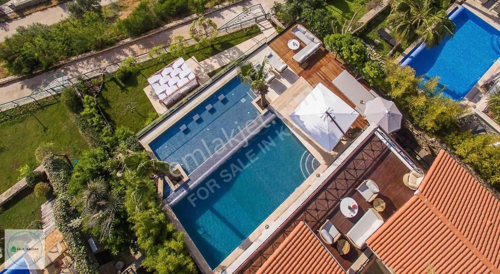 Kalkan Merkezde Denize Sıfır Aylık Kiralık Ultra Lüks Villa