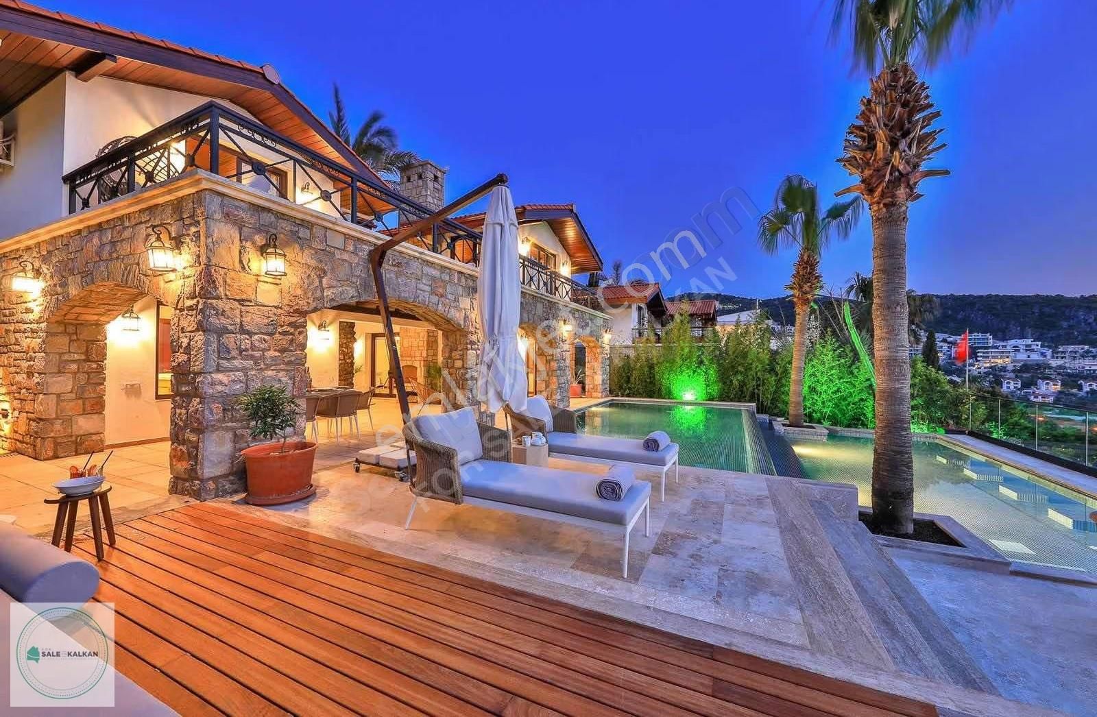 Kalkan Merkezde Denize Sıfır Aylık Kiralık Ultra Lüks Villa - Görsel 3