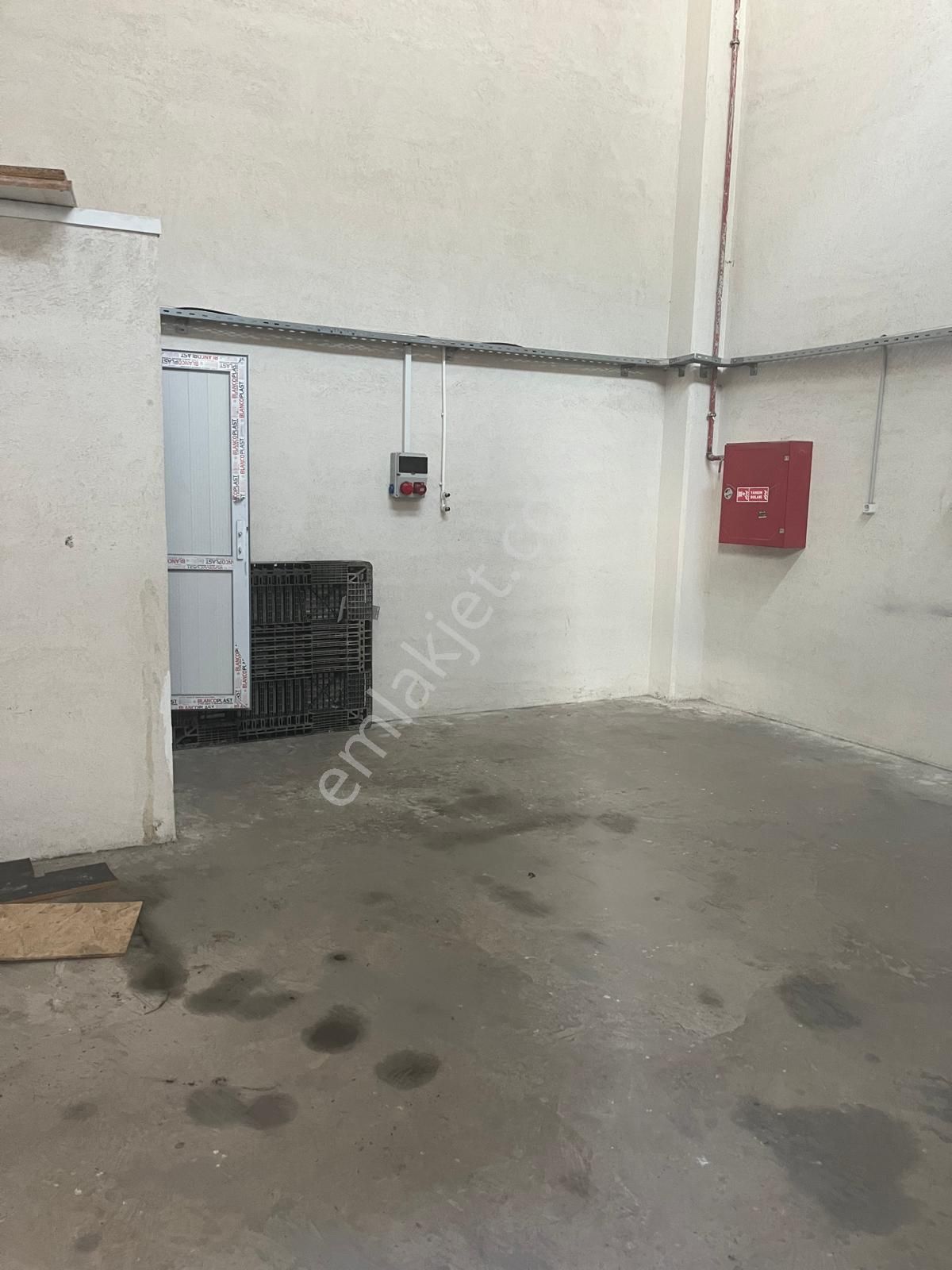 Tuzlada Kiralik 40 M² Sanayi Dükkanı İmalathane Depo - Görsel 2