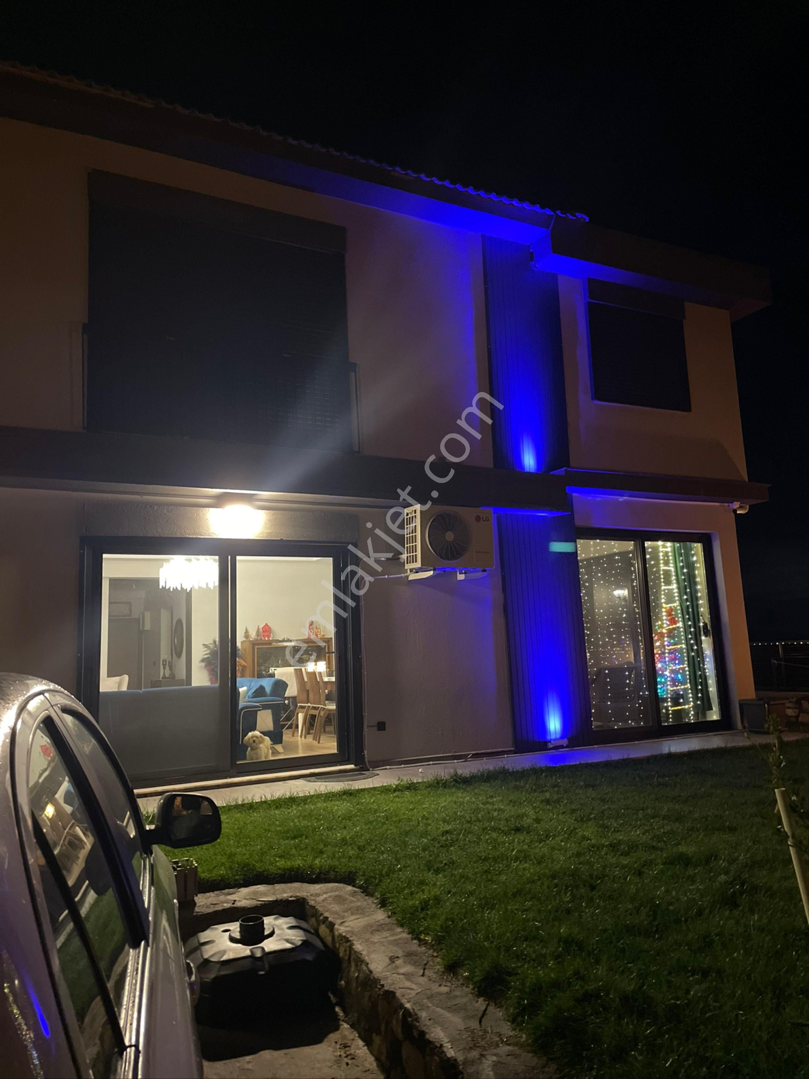 Villakentte Tam Bağımsız Köşe Parselde Lüx Villa - Görsel 11