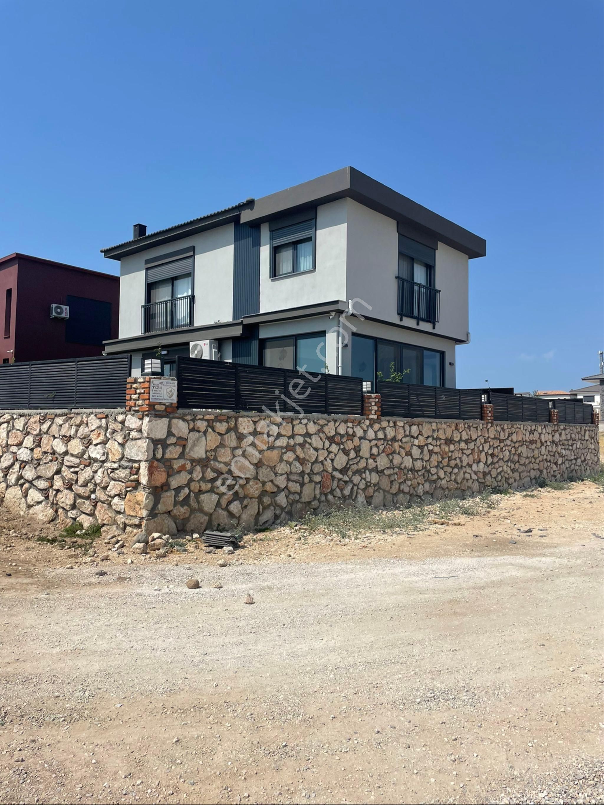 Villakentte Tam Bağımsız Köşe Parselde Lüx Villa - Görsel 2