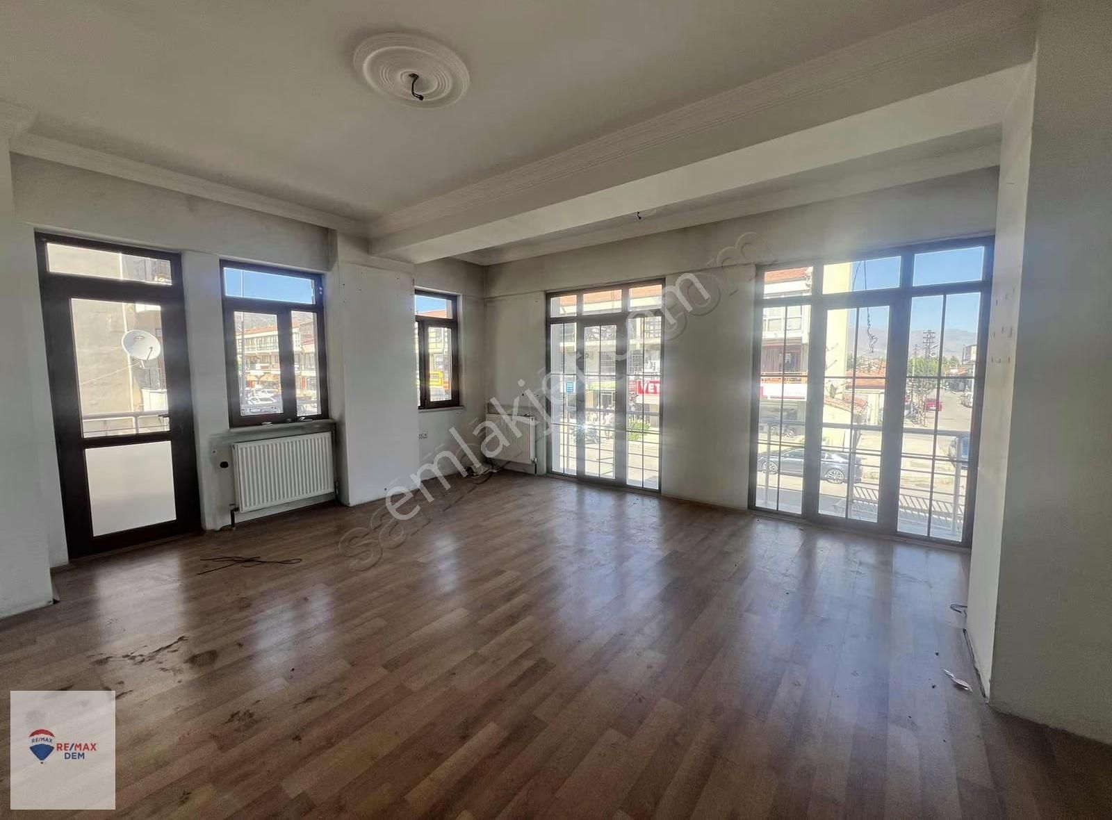 Remax Dem'den Cadde Üzerinde Satılık Ofis&büro - Görsel 11