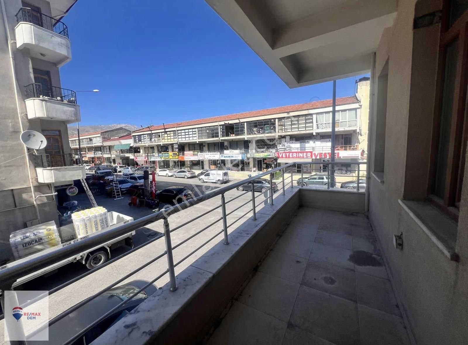 Remax Dem'den Cadde Üzerinde Satılık Ofis&büro - Görsel 3