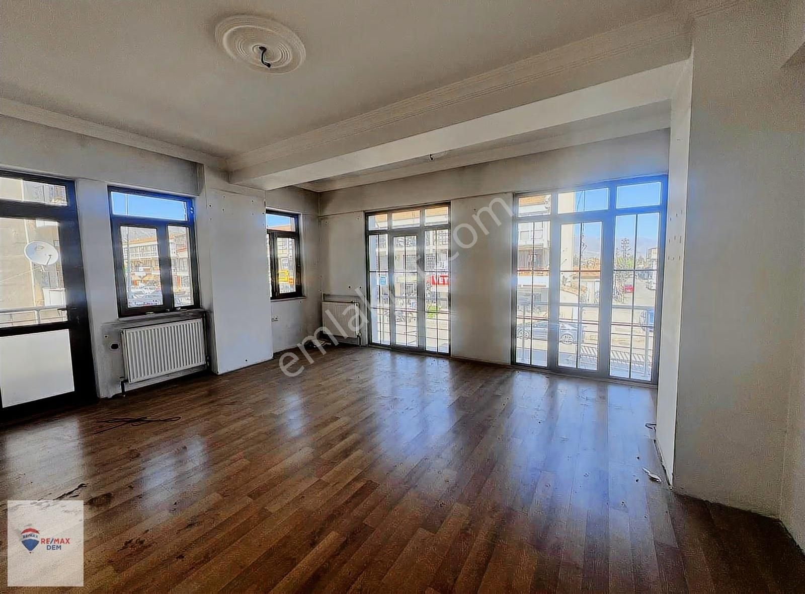 Remax Dem'den Cadde Üzerinde Satılık Ofis&büro - Görsel 10