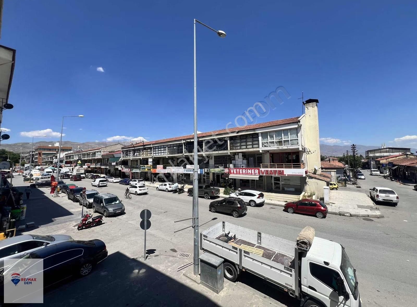 Remax Dem'den Cadde Üzerinde Satılık Ofis&büro - Görsel 7