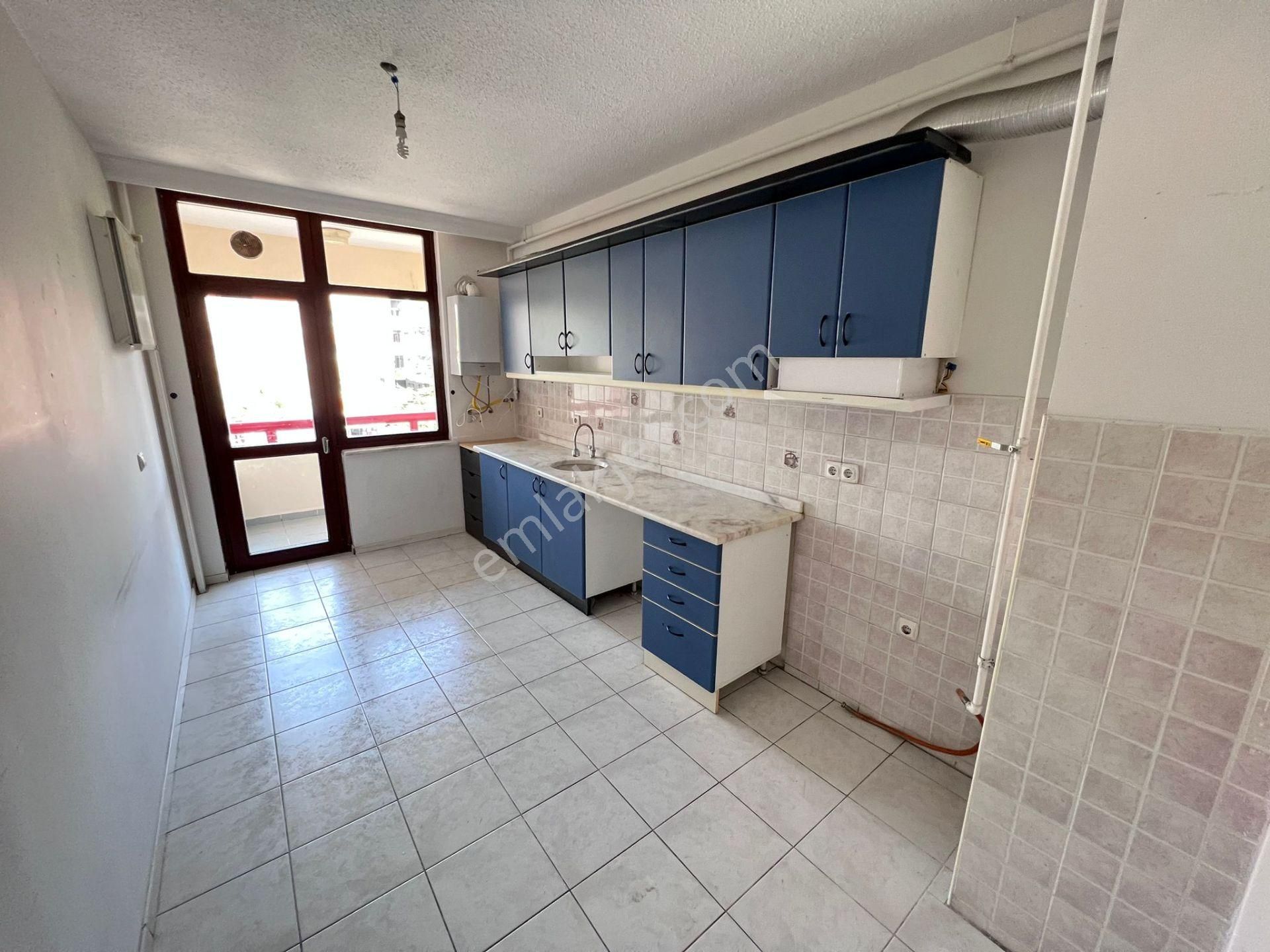 Atanora Vadi'den Dikmen Cad Üzeri 7*24 Güvenlikli Sitede Boş Ön Cephe 3+1 - Görsel 7