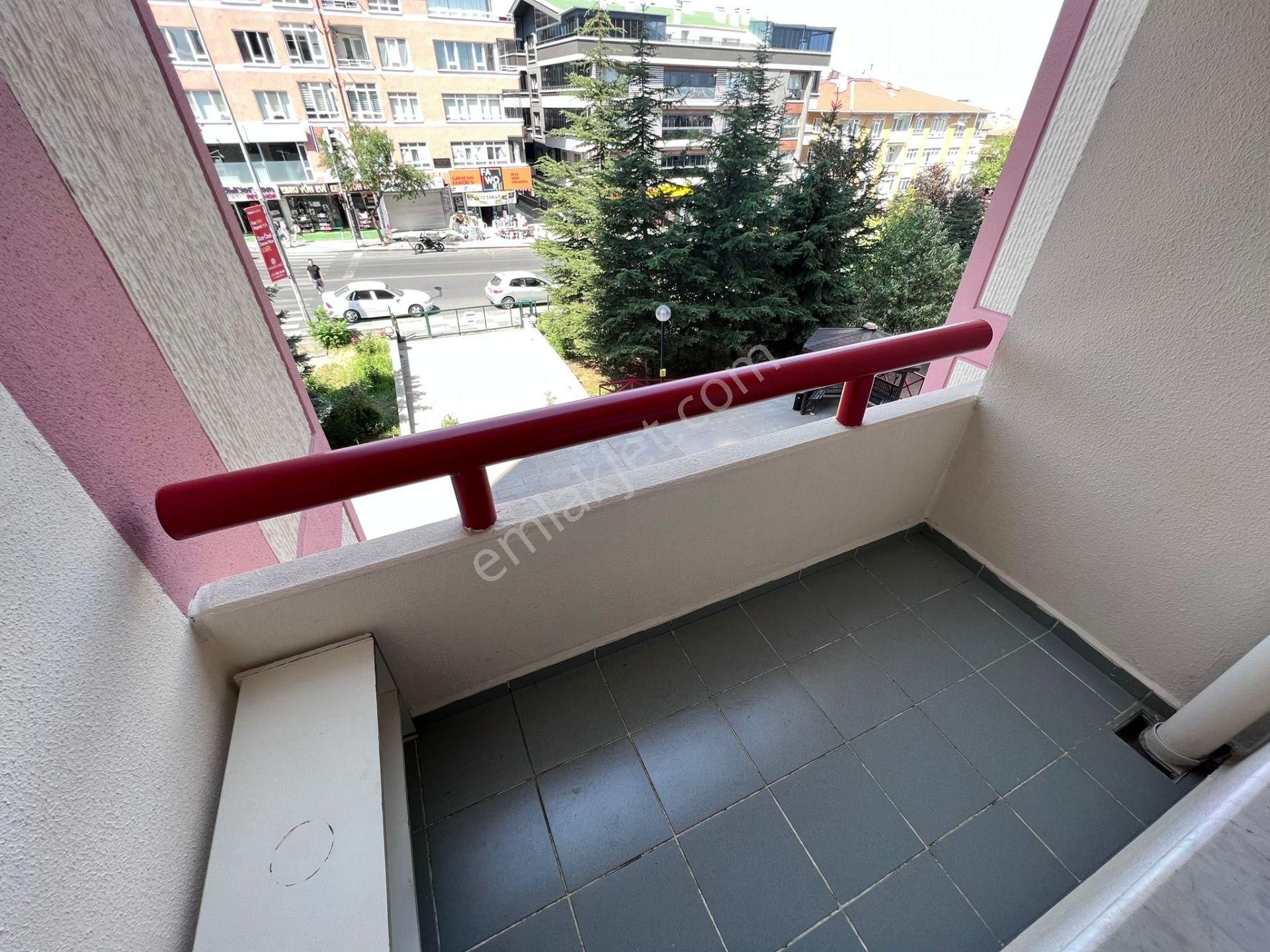 Atanora Vadi'den Dikmen Cad Üzeri 7*24 Güvenlikli Sitede Boş Ön Cephe 3+1 - Görsel 9