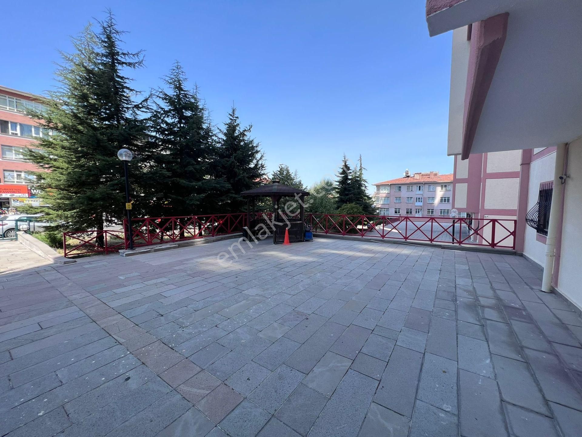 Atanora Vadi'den Dikmen Cad Üzeri 7*24 Güvenlikli Sitede Boş Ön Cephe 3+1 - Görsel 26